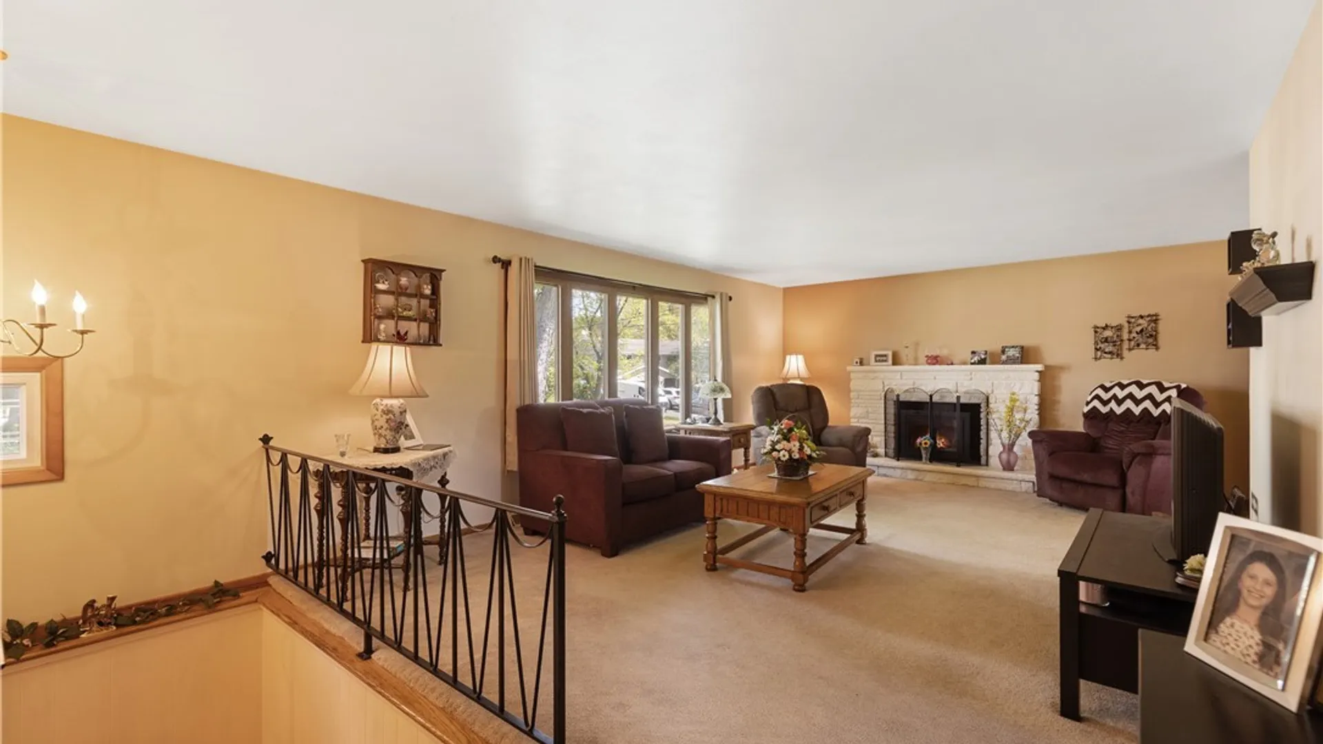 Property at 7 Lark Path, Clay, NY 13090 6