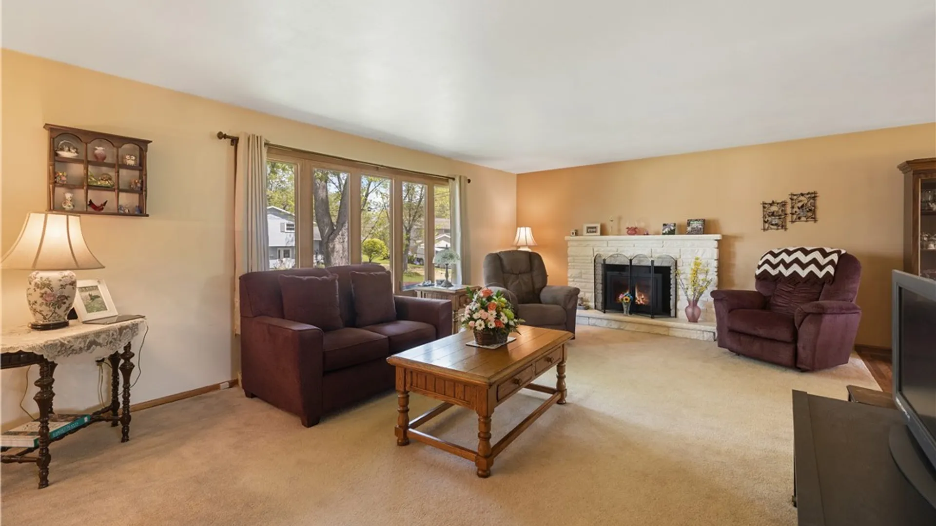 Property at 7 Lark Path, Clay, NY 13090 7