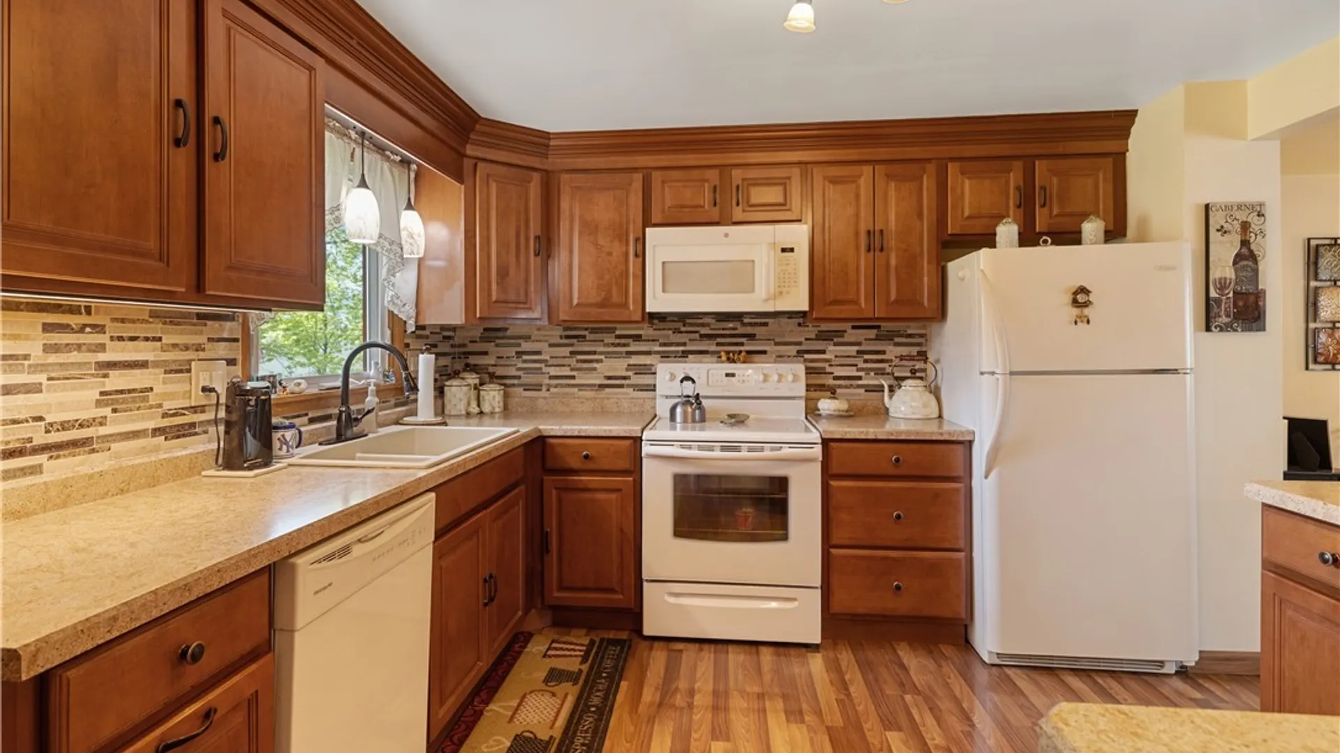Property at 7 Lark Path, Clay, NY 13090 12