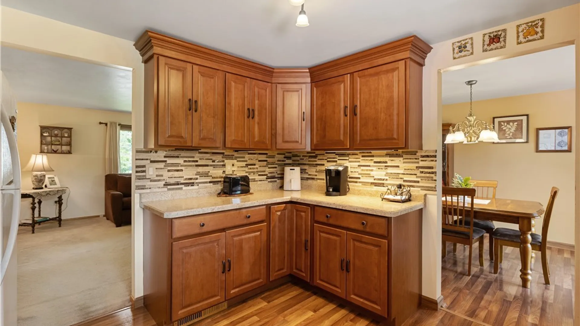 Property at 7 Lark Path, Clay, NY 13090 14