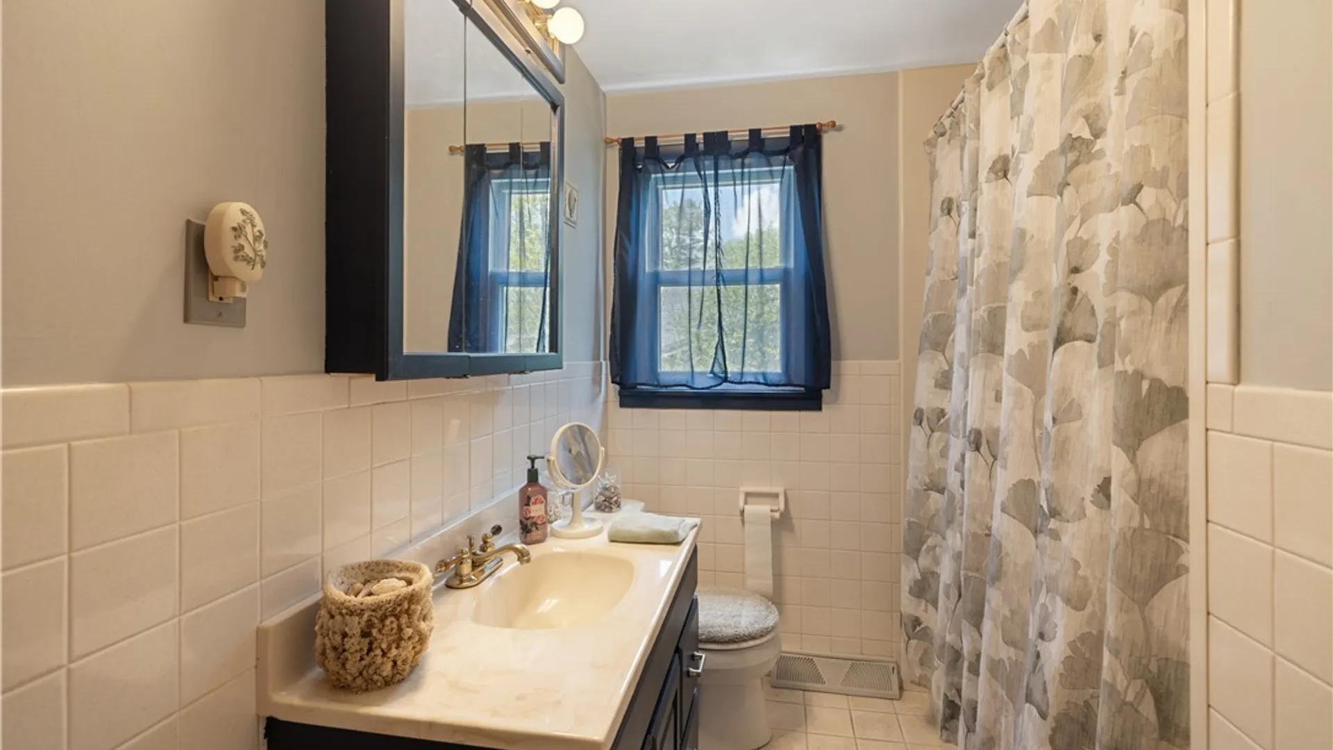Property at 7 Lark Path, Clay, NY 13090 20