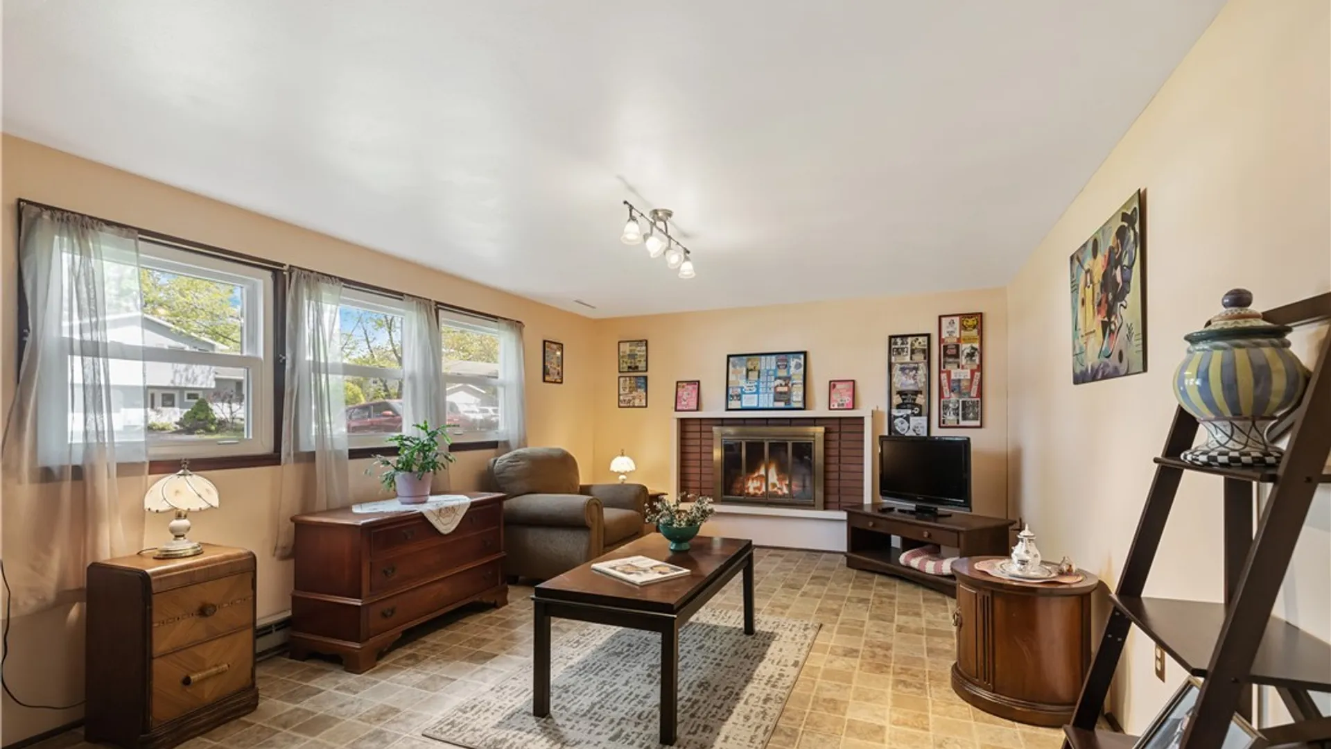 Property at 7 Lark Path, Clay, NY 13090 24
