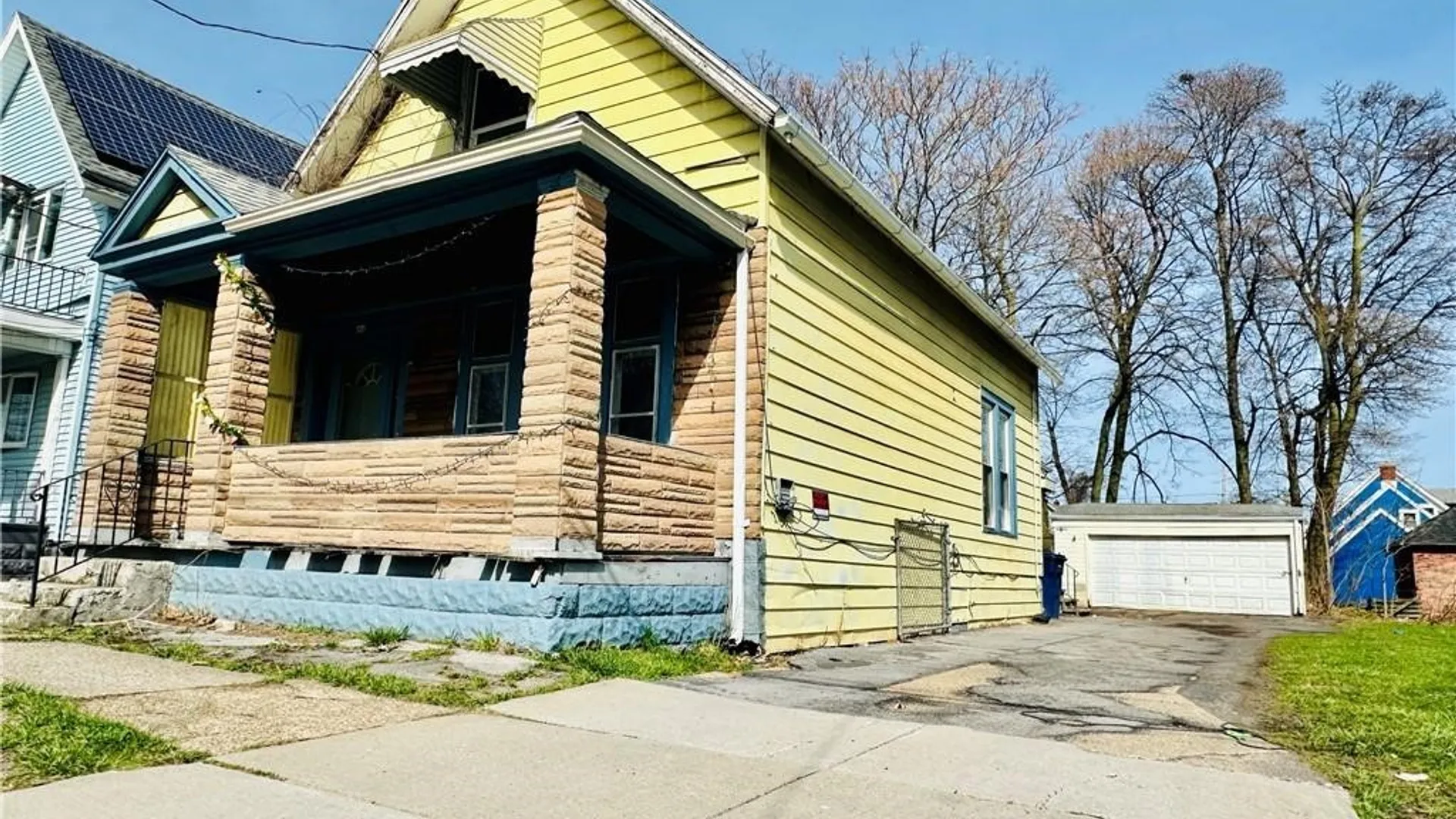 Property at 301 Peach Street, Buffalo, NY 14204 3