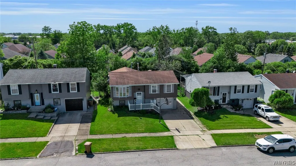 Property at 34 Yvette Drive, Cheektowaga, NY 14227