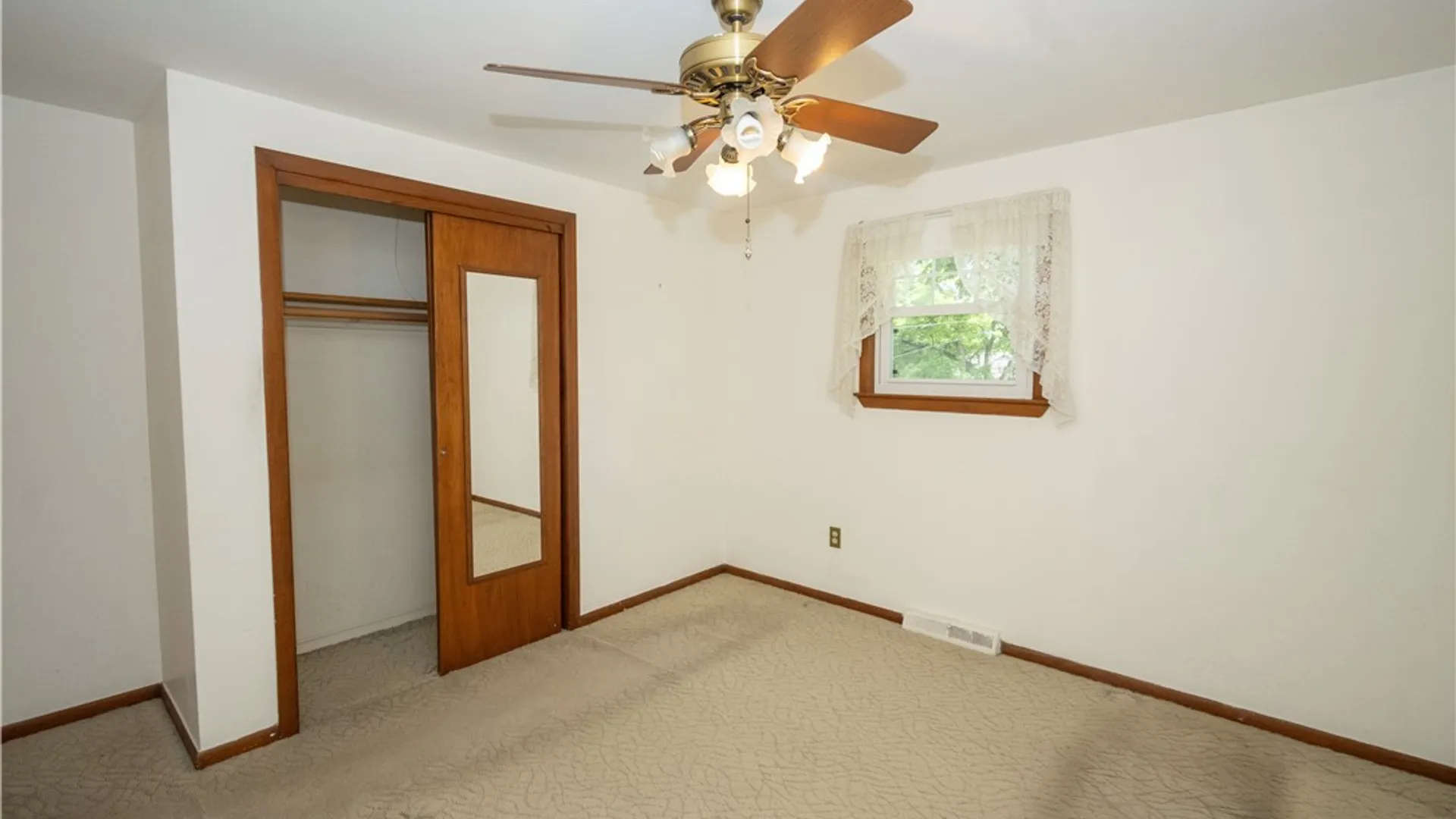 Property at 155 VIEAU Drive, Syracuse, NY 13207 13