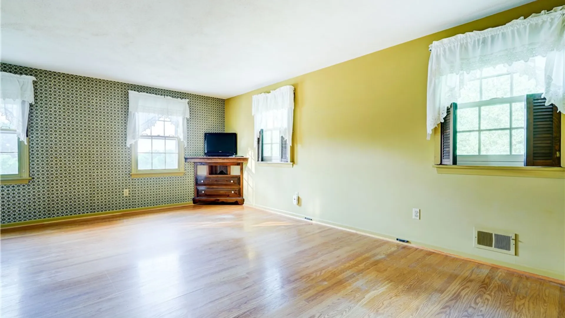 Property at 44 Kings Lacey, Perinton, NY 14450 19