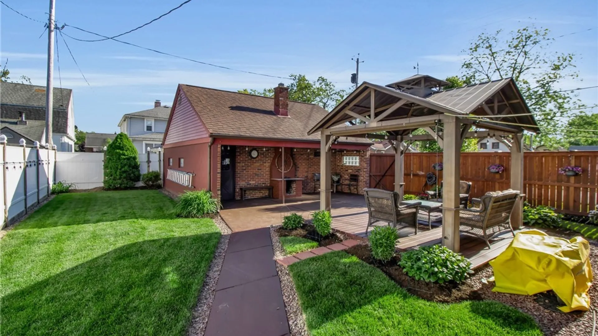 Property at 110 Labelle Avenue, Hamburg, NY 14219 12