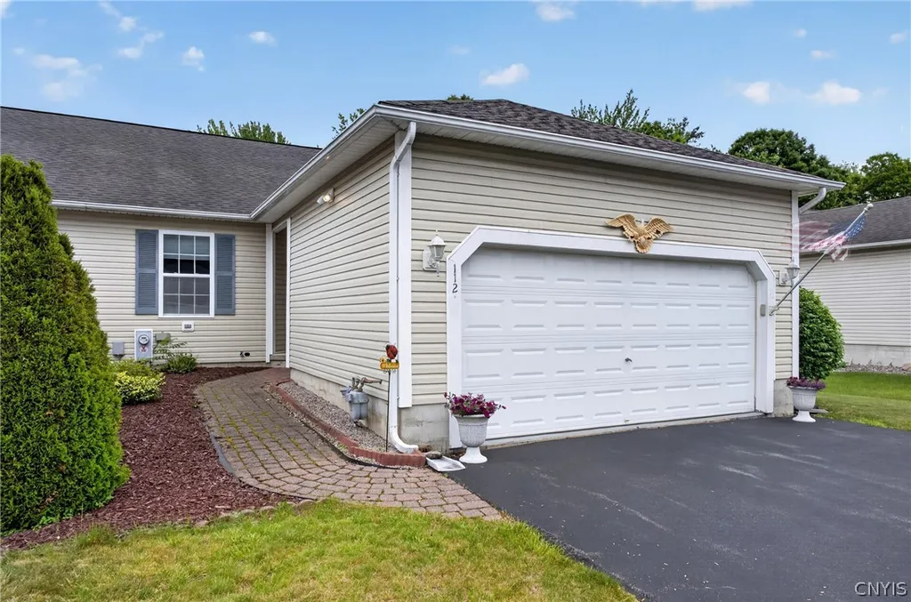 Property at 112 Sleeth Mill Circle, Cicero, NY 13212