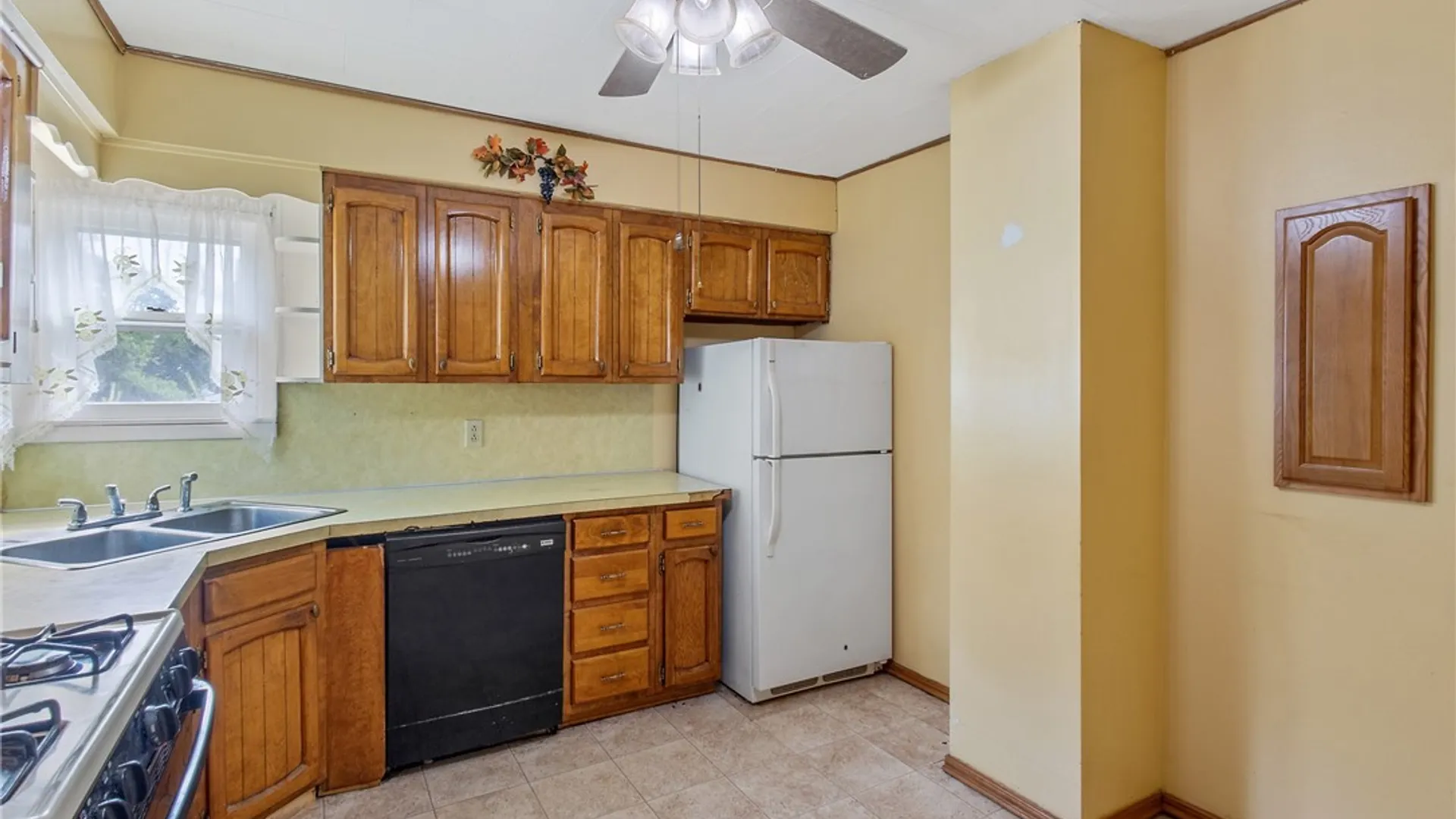 Property at 134 Armstrong Rd Road, Geddes, NY 13209 13