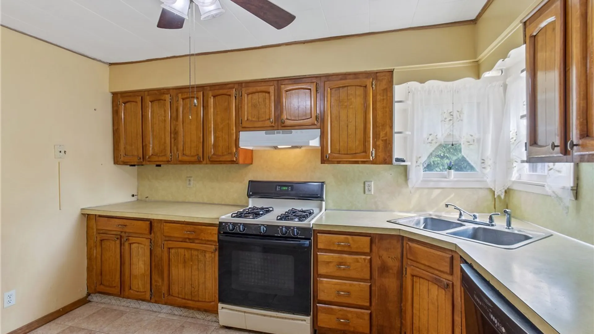 Property at 134 Armstrong Rd Road, Geddes, NY 13209 15