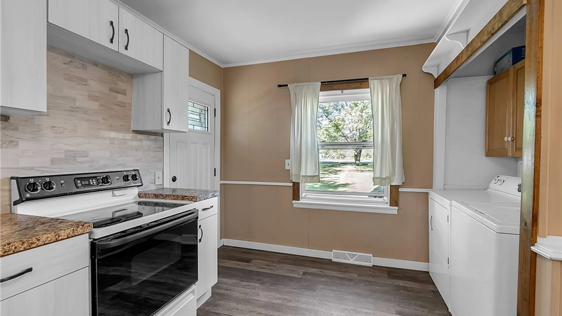 Property at 2344 Lincoln Avenue, Wilson, NY 14172 15