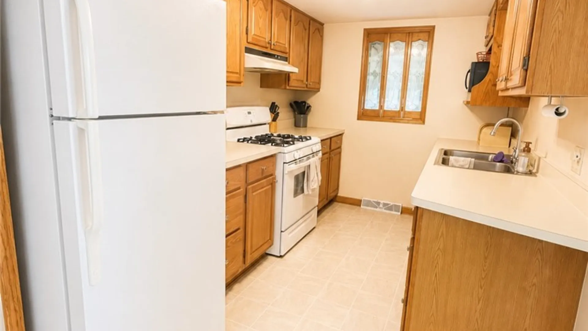 Property at 3741 Harrison Avenue, Hamburg, NY 14219 10