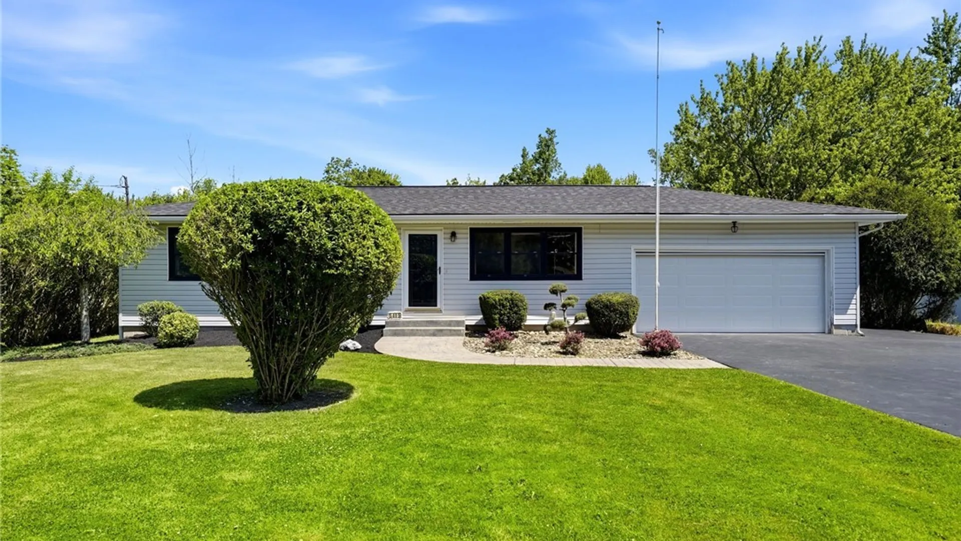 Property at 5495 Irish Road, Pendleton, NY 14120 3