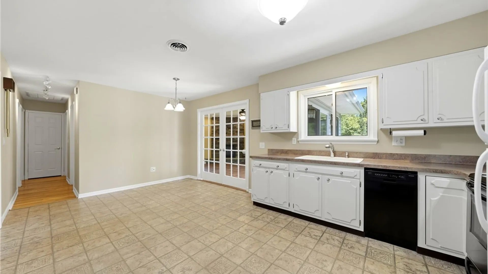 Property at 5495 Irish Road, Pendleton, NY 14120 14