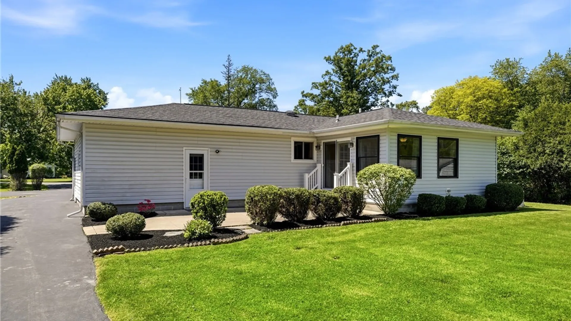 Property at 5495 Irish Road, Pendleton, NY 14120 43