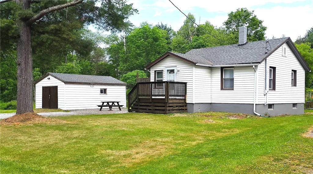 Property at 1945 Bradley Creek Rd, Nanticoke, NY 13760