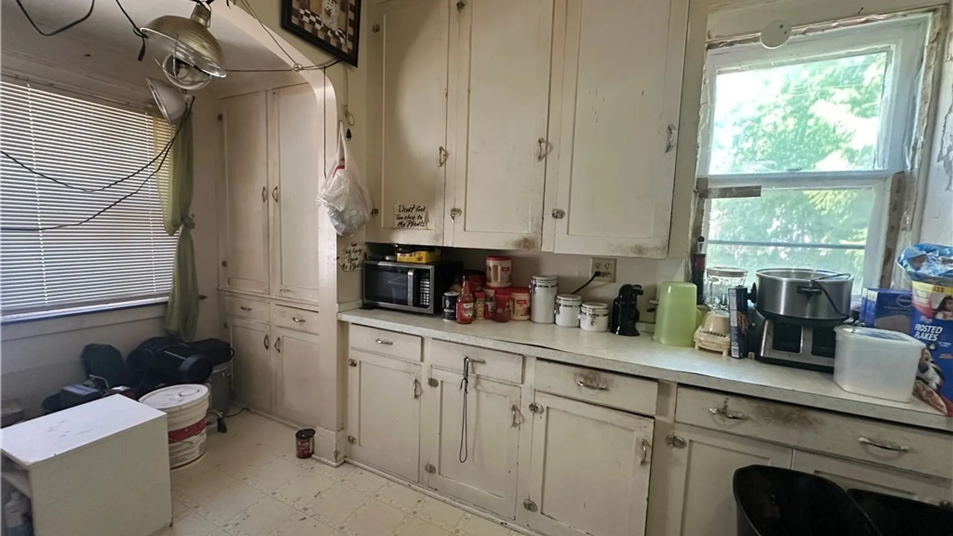 Property at 1634 Linwood Avenue, Niagara Falls, NY 14305 4