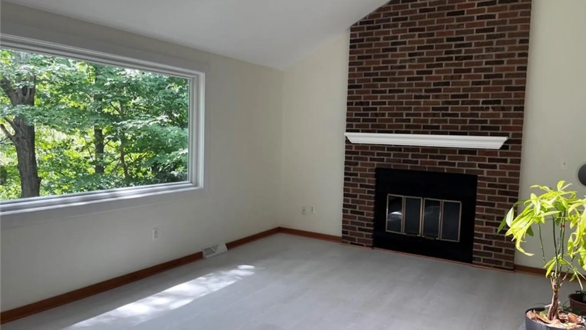 Property at 4405 Jack In The Pulpit Circle, Pompey, NY 13104 5