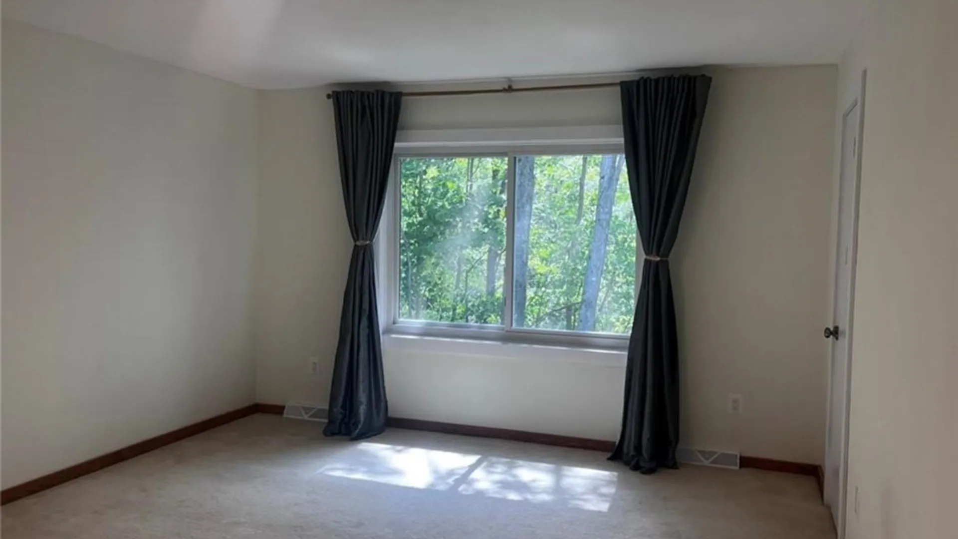 Property at 4405 Jack In The Pulpit Circle, Pompey, NY 13104 8