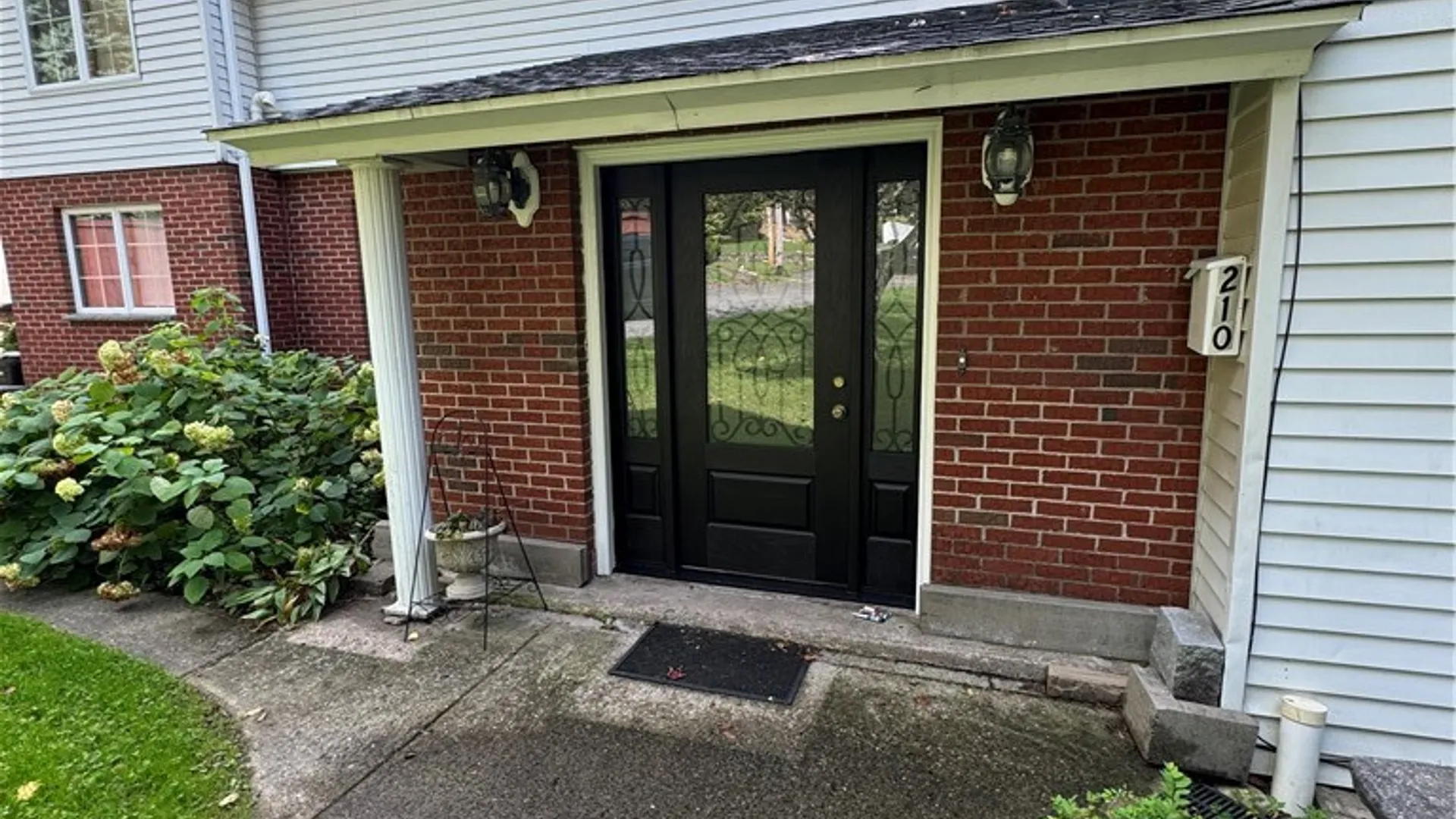 Property at 210 Lincoln Park Drive, Syracuse, NY 13203 3