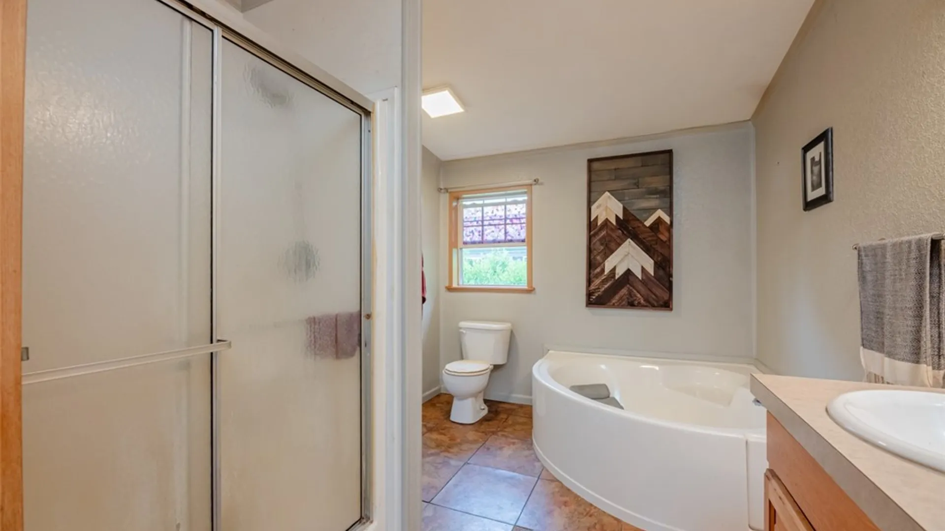 Property at 6286 Stillmeadow Way, Williamson, NY 14589 15