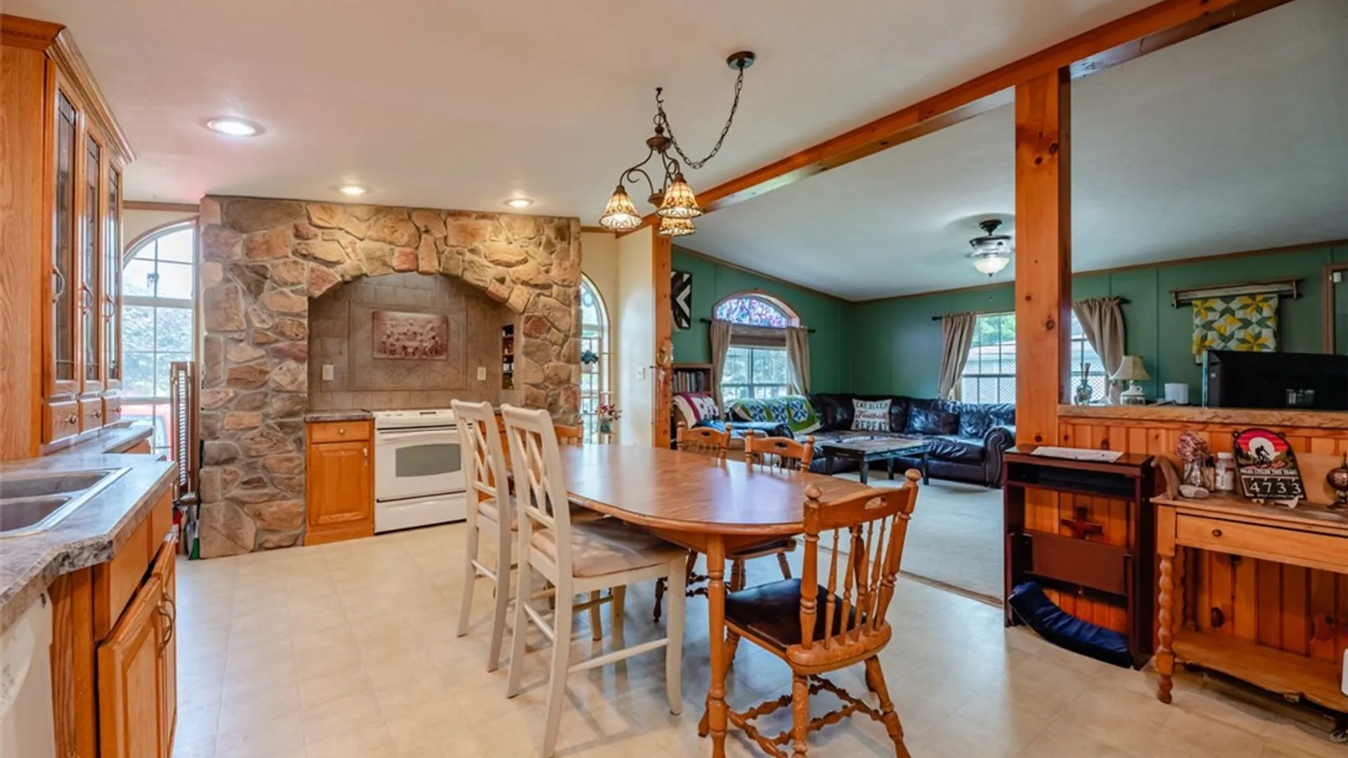 Property at 6286 Stillmeadow Way, Williamson, NY 14589 5