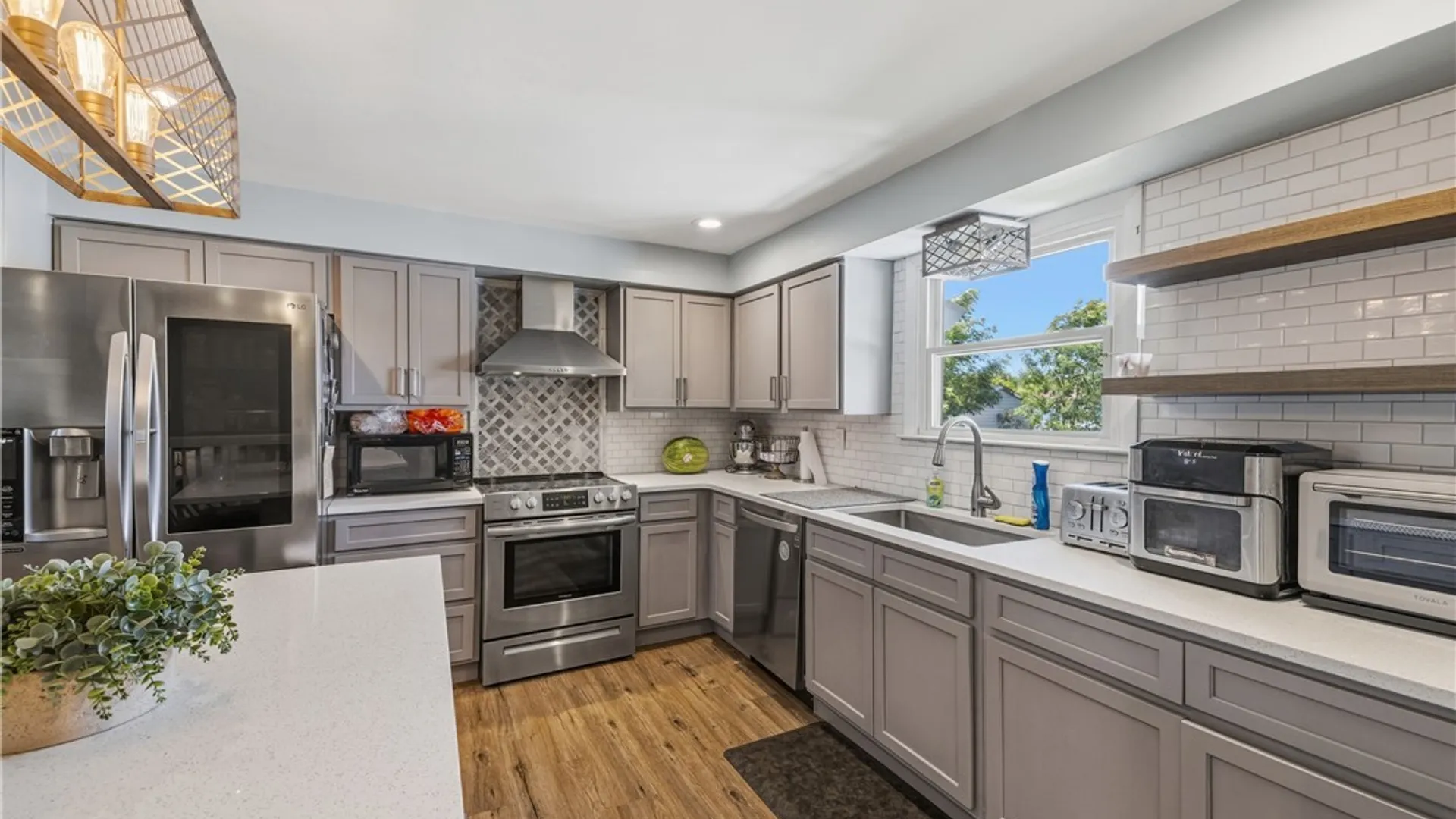 Property at 7416 Greenview Road, Niagara, NY 14304 11