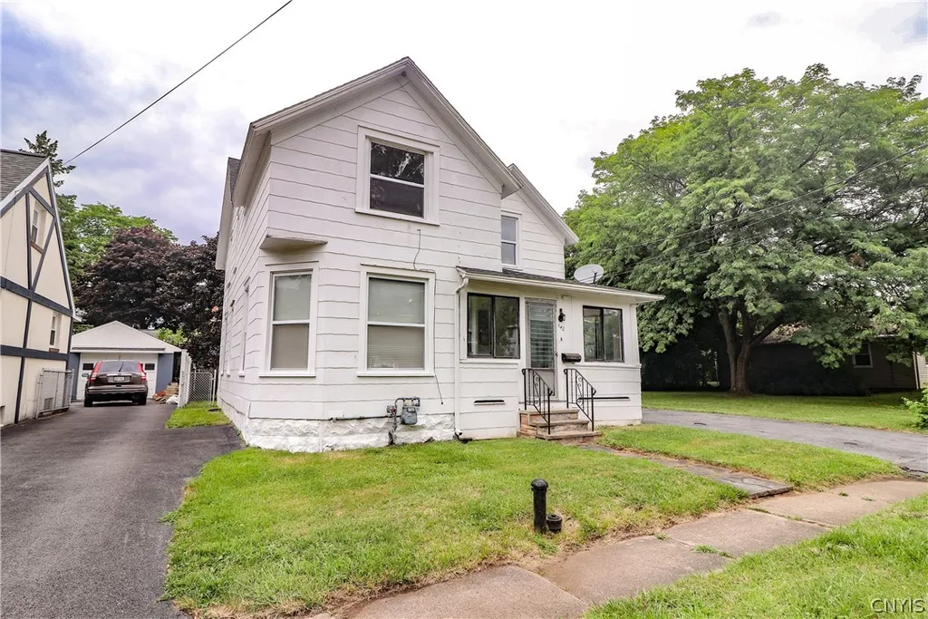 Property at 142 Warrington Road West, Syracuse, NY 13205