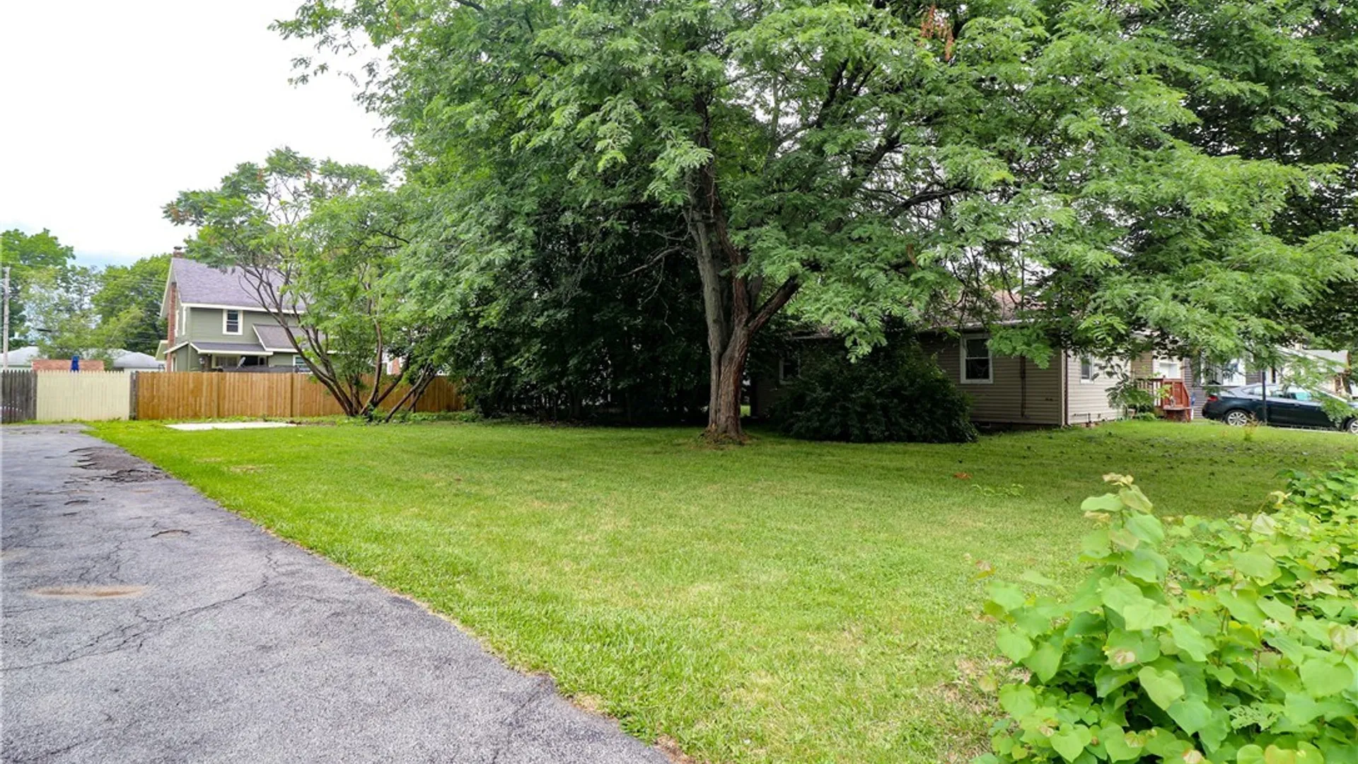 Property at 142 Warrington Road West, Syracuse, NY 13205 3