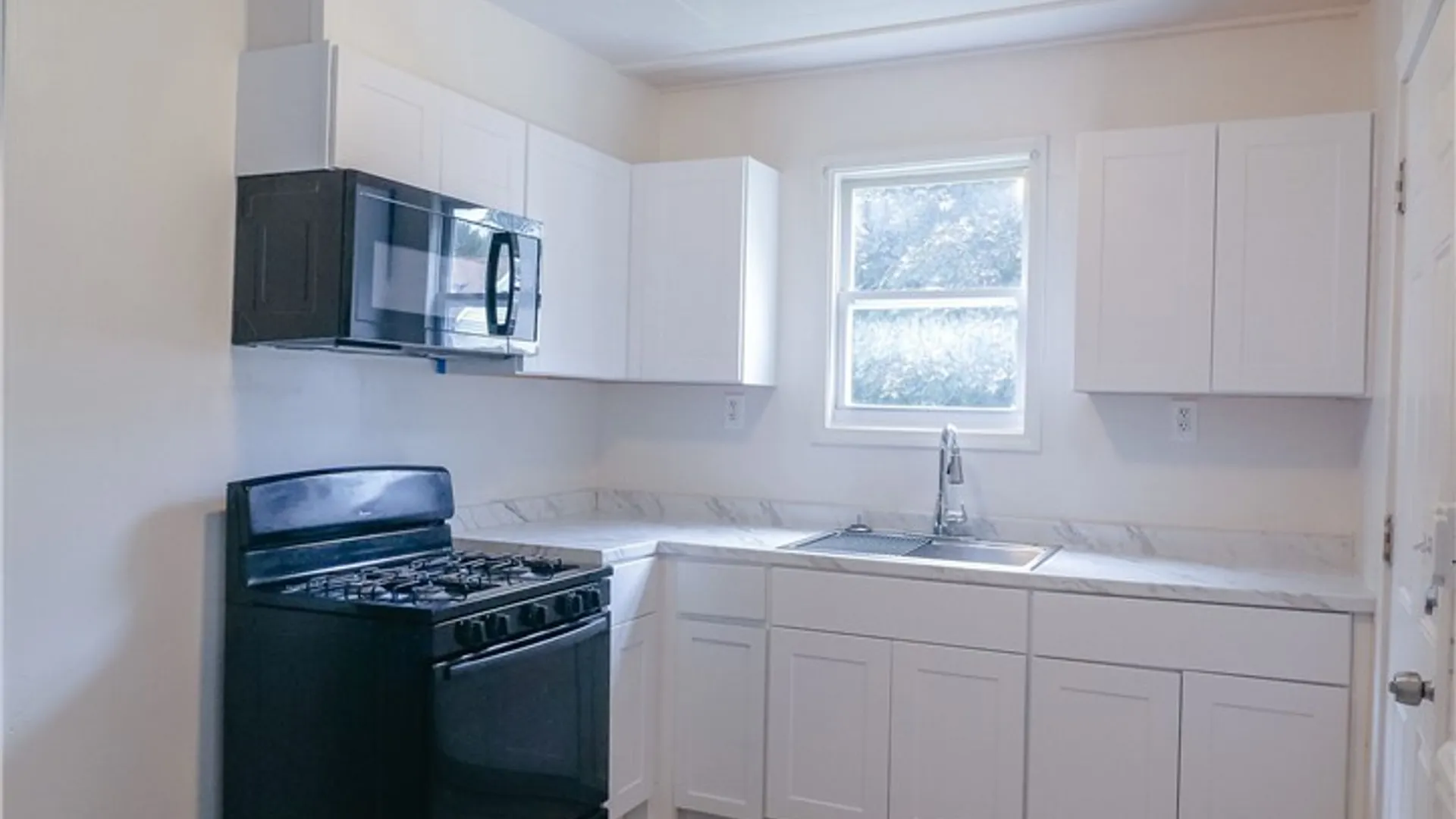 Property at 142 Warrington Road West, Syracuse, NY 13205 7