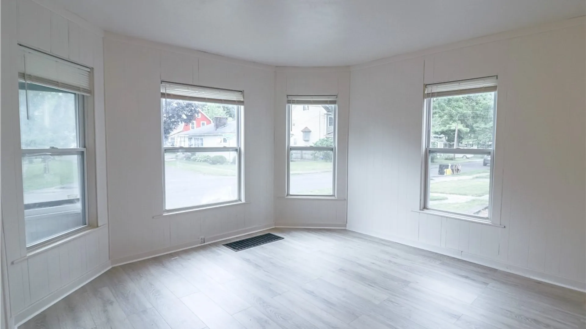 Property at 142 Warrington Road West, Syracuse, NY 13205 10