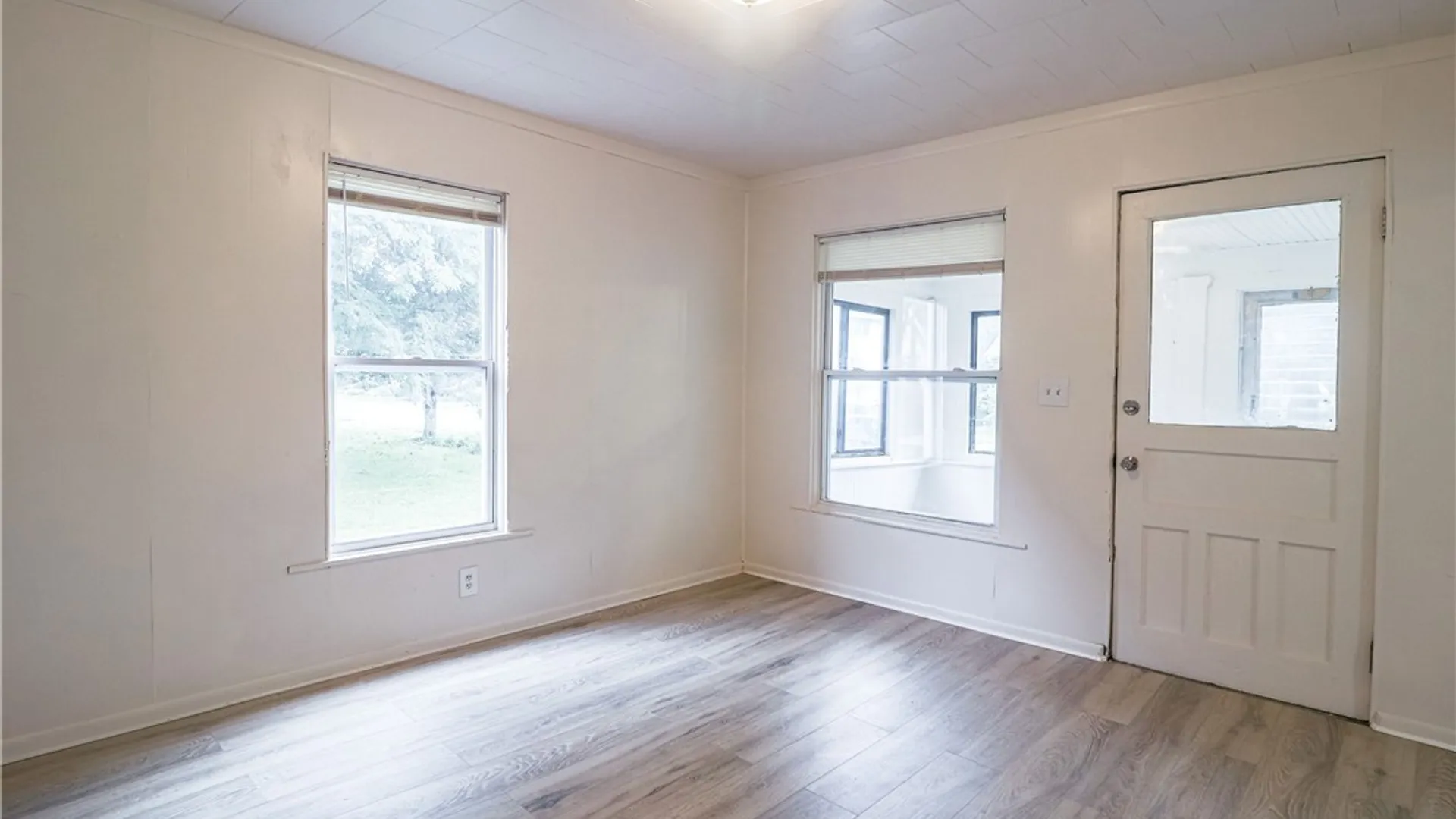 Property at 142 Warrington Road West, Syracuse, NY 13205 12