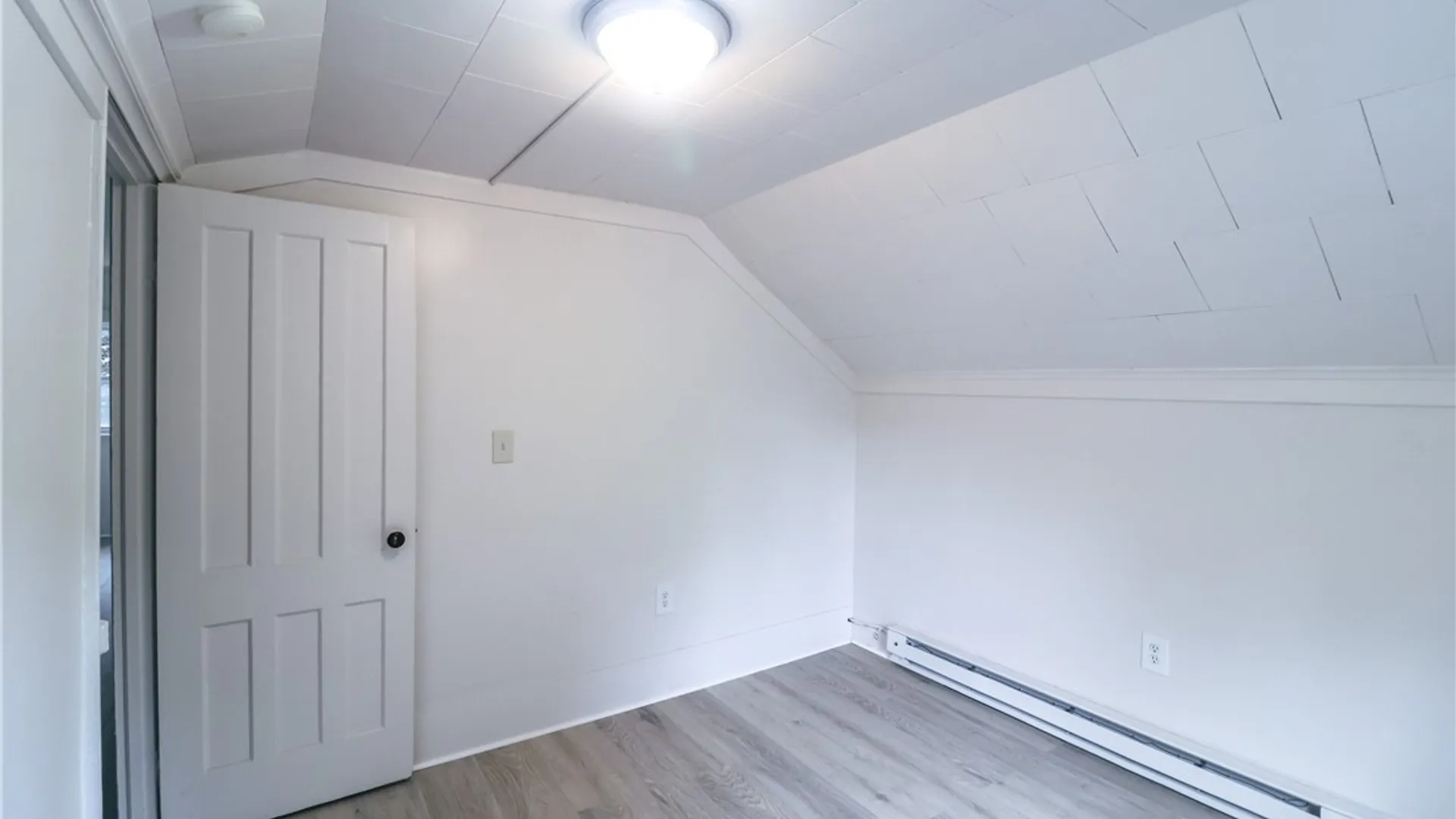 Property at 142 Warrington Road West, Syracuse, NY 13205 14