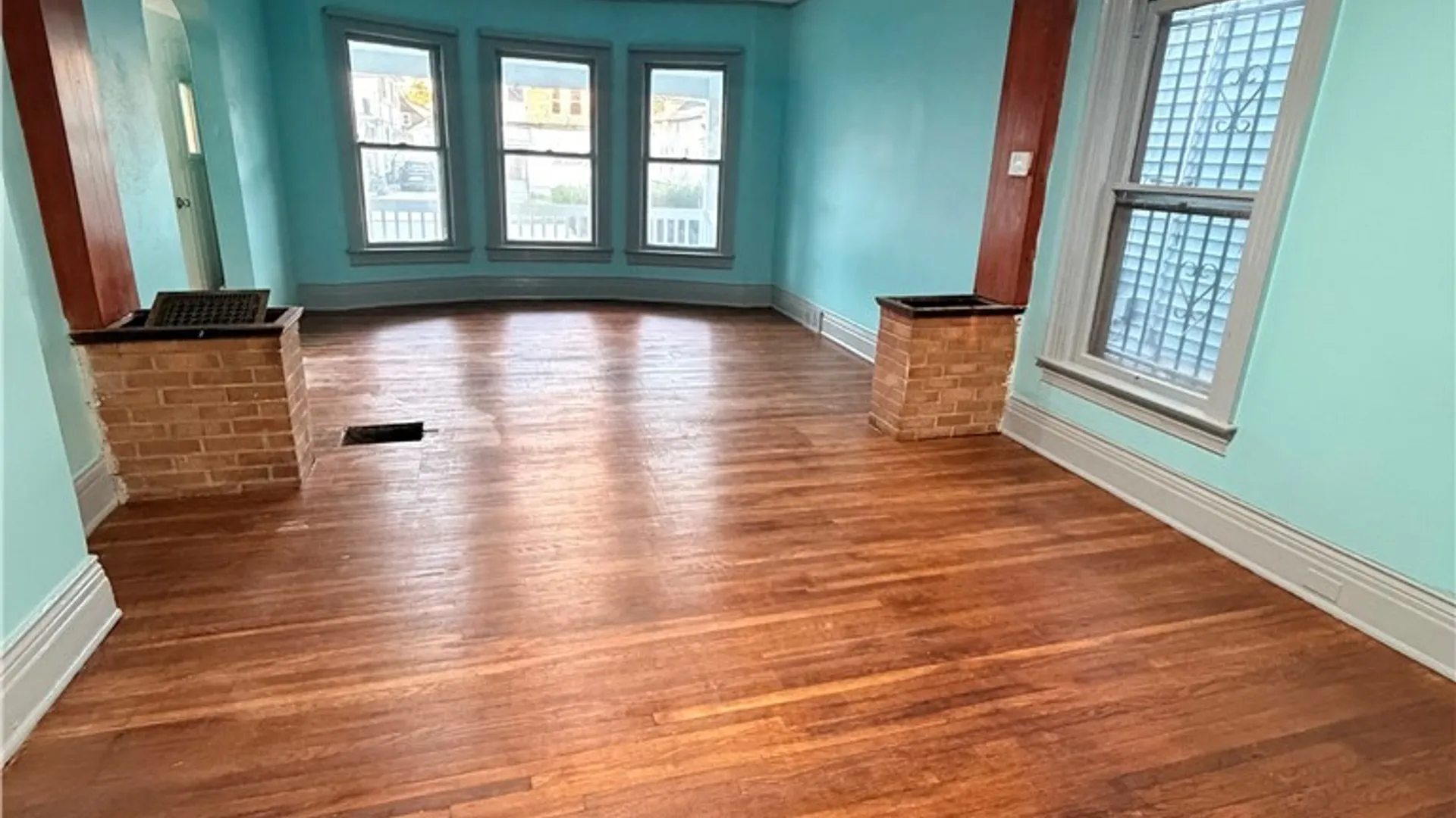 Property at 348 Wyoming Avenue, Buffalo, NY 14215 4