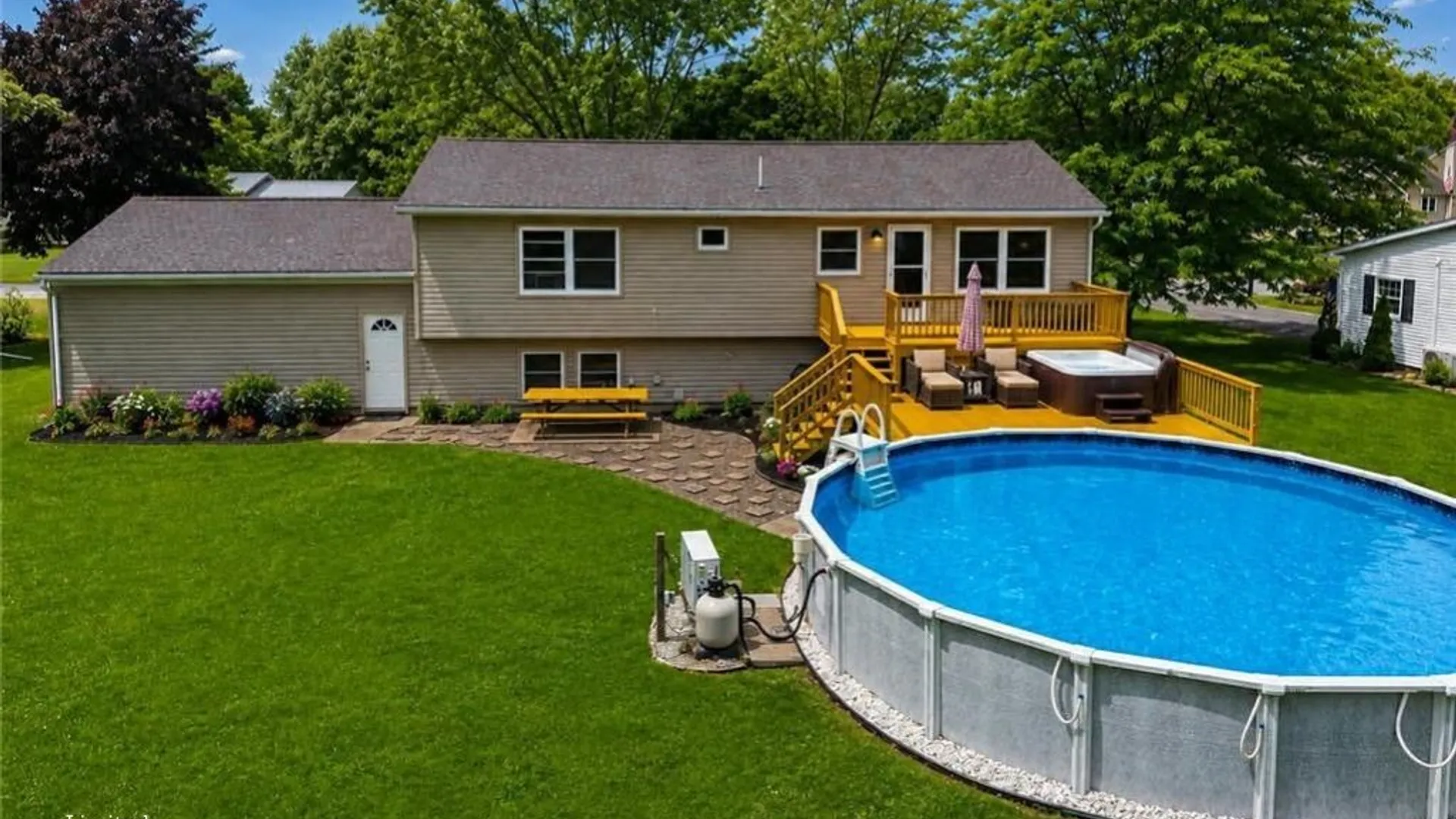 Property at 27 Van Renssalaer Street, Seneca Falls, NY 13148 33