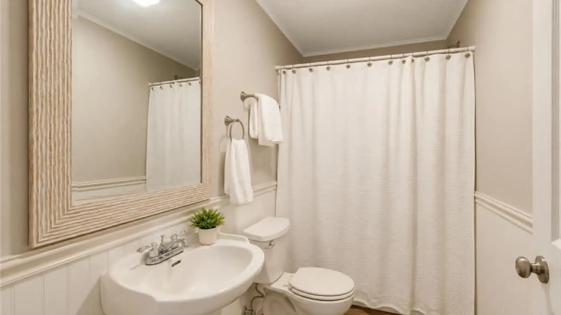 Property at 27 Van Renssalaer Street, Seneca Falls, NY 13148 22