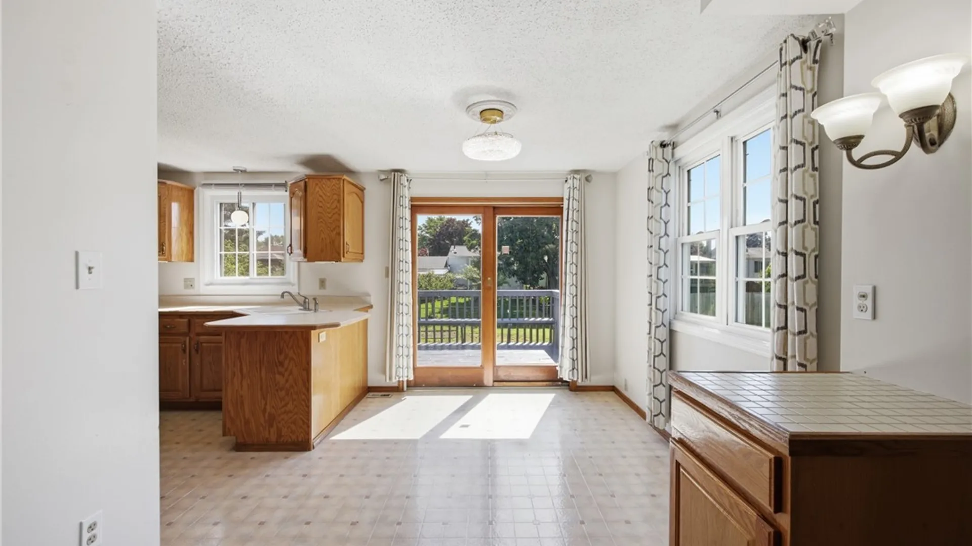 Property at 49 Thornwood Drive, Cheektowaga, NY 14227 6