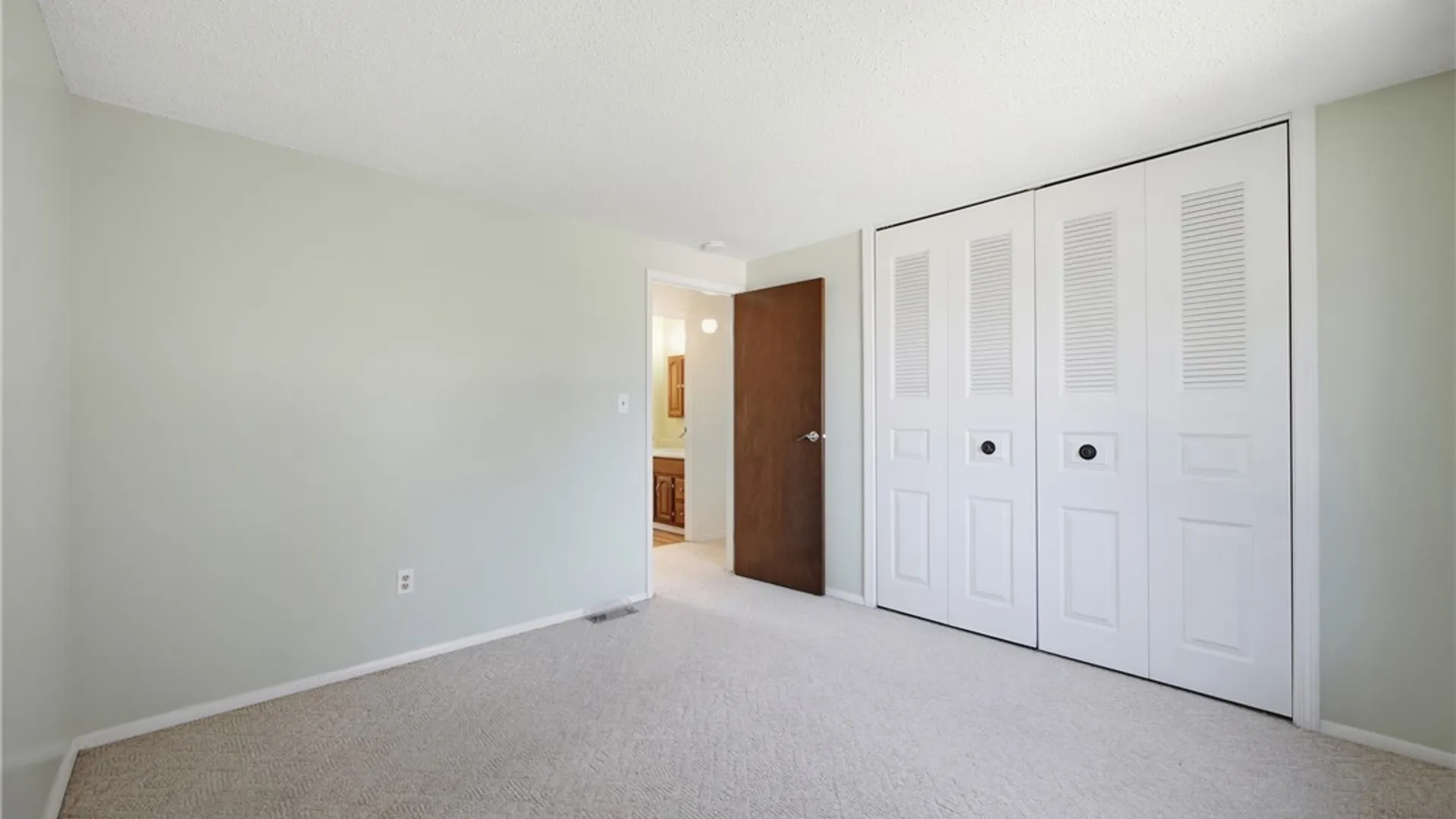 Property at 49 Thornwood Drive, Cheektowaga, NY 14227 11