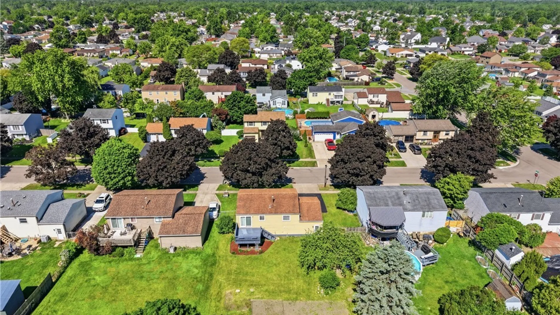 Property at 49 Thornwood Drive, Cheektowaga, NY 14227 20