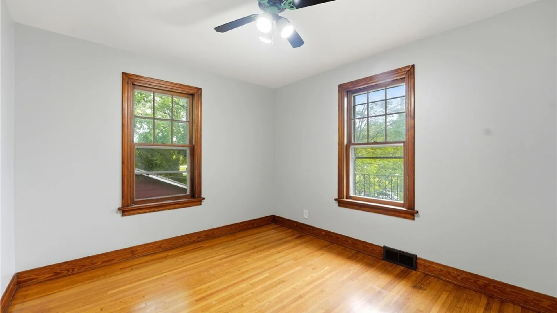Property at 4245 Highland Parkway, Hamburg, NY 14219 16