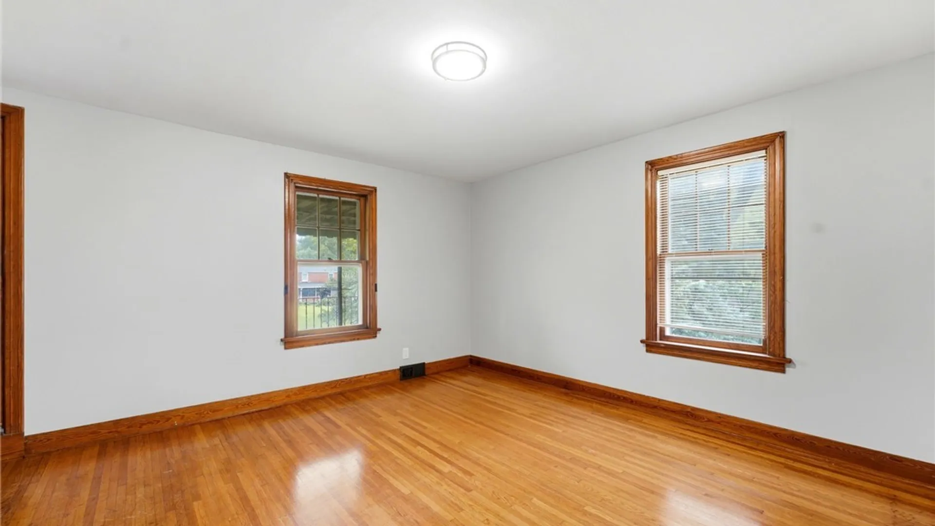 Property at 4245 Highland Parkway, Hamburg, NY 14219 17