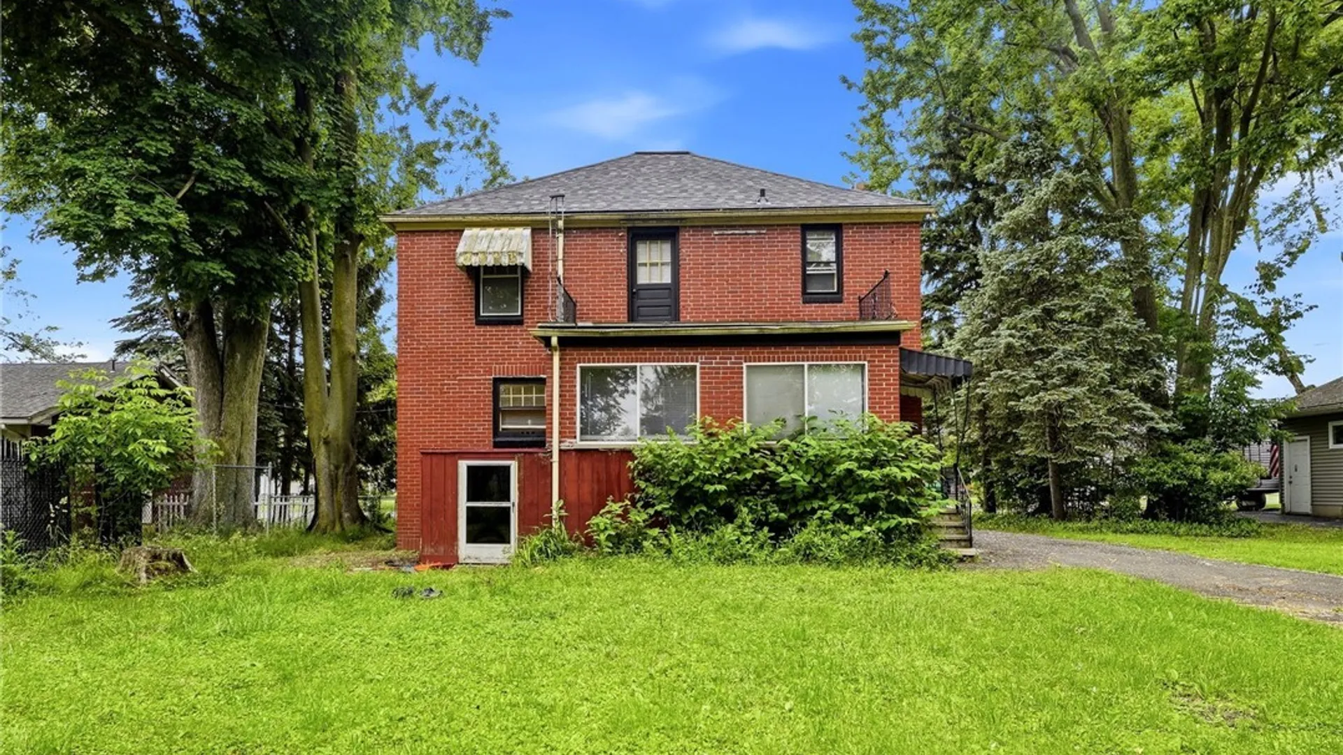 Property at 4245 Highland Parkway, Hamburg, NY 14219 20