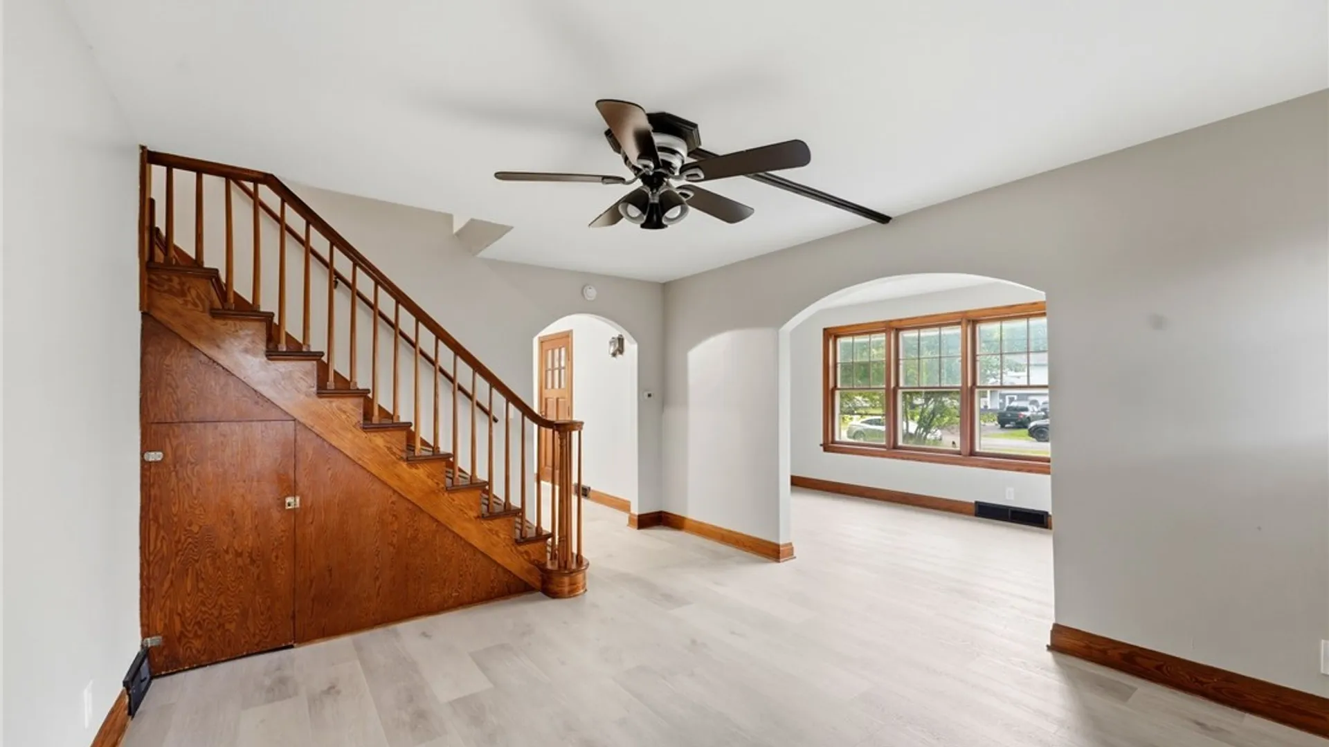 Property at 4245 Highland Parkway, Hamburg, NY 14219 4