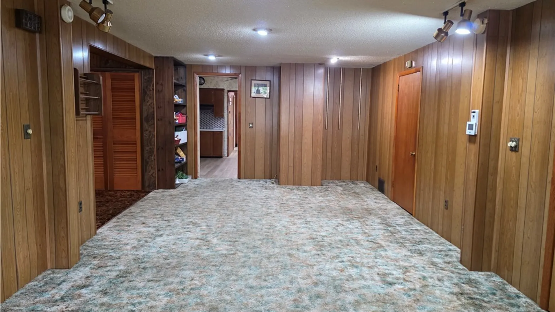 Property at 1119 Jefferson Avenue, Utica, NY 13501 4