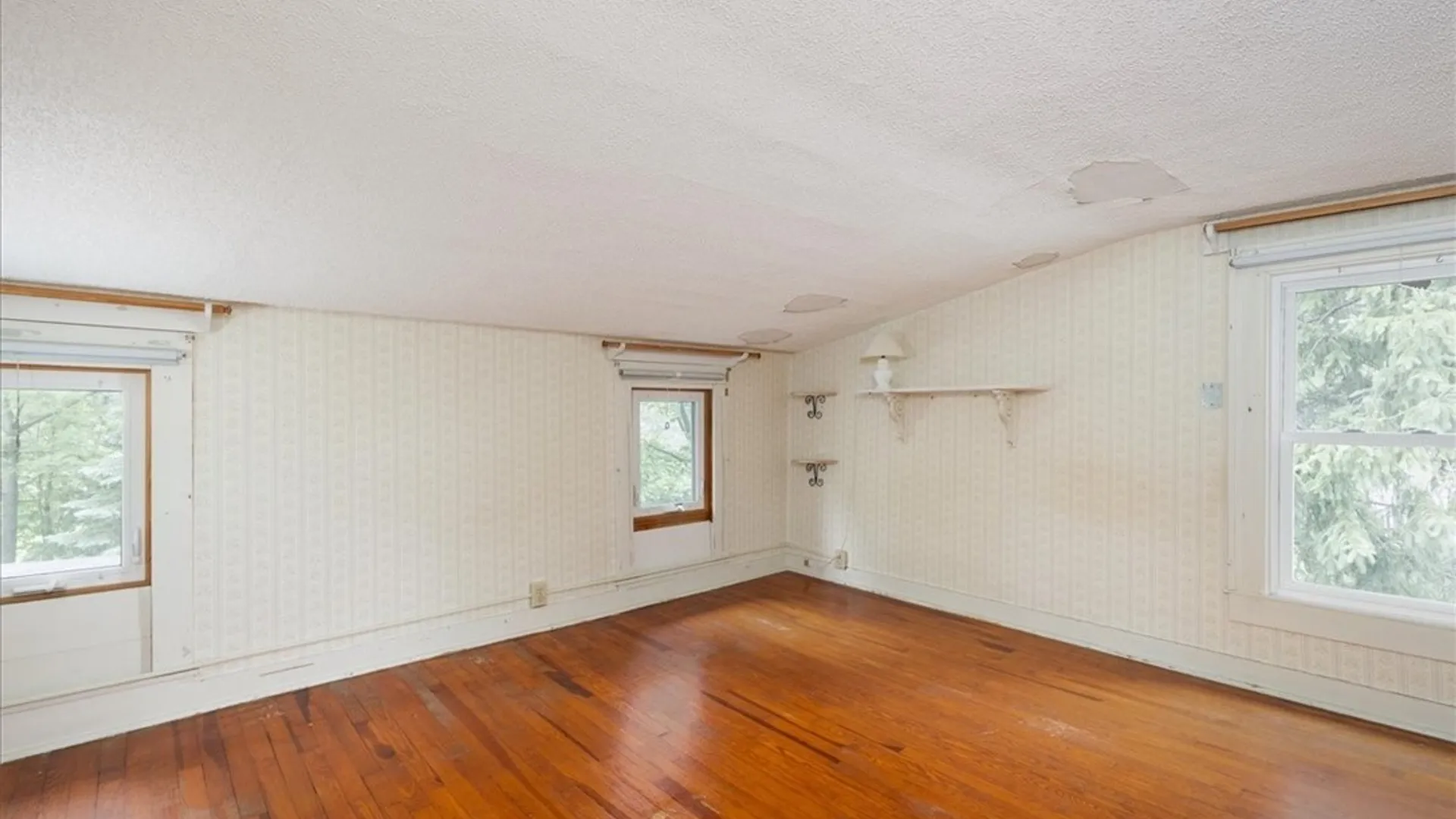 Property at 6168 Mckinley Parkway, Hamburg, NY 14075 15