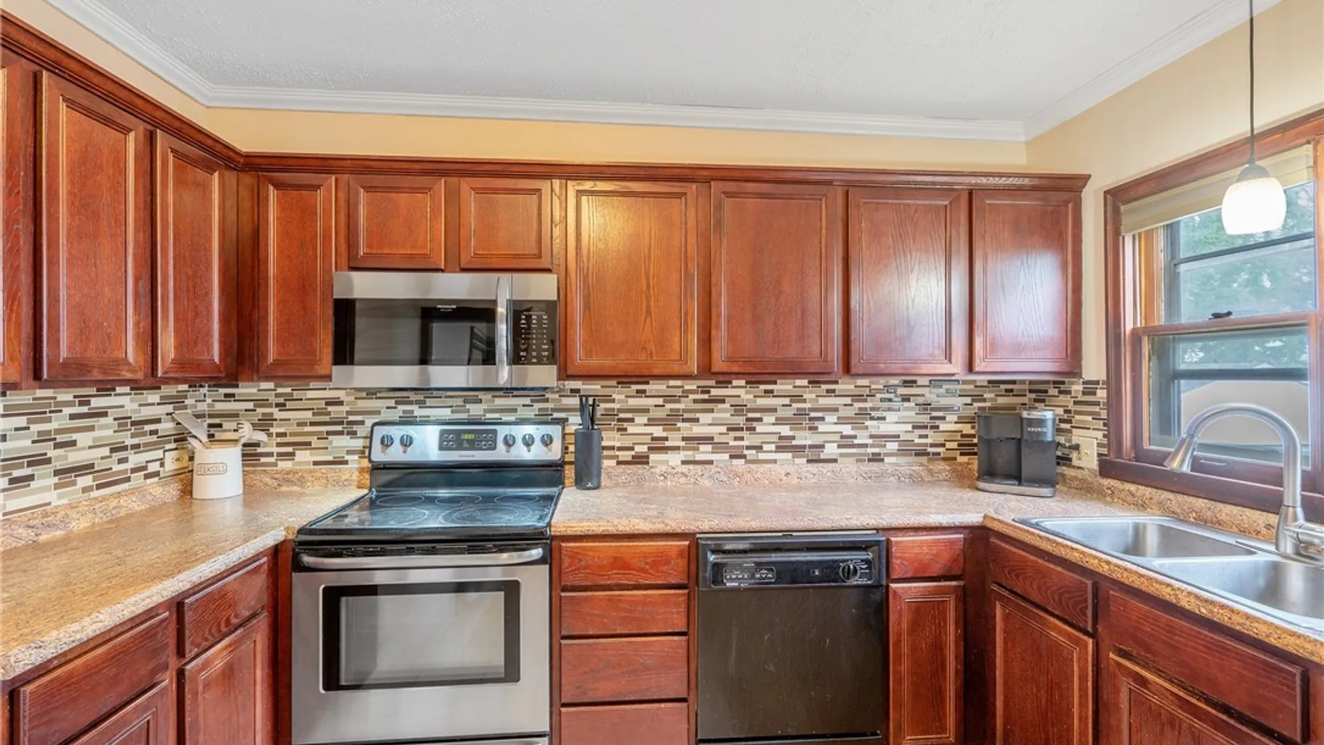 Property at 318 Lionel Avenue, Geddes, NY 13209 20