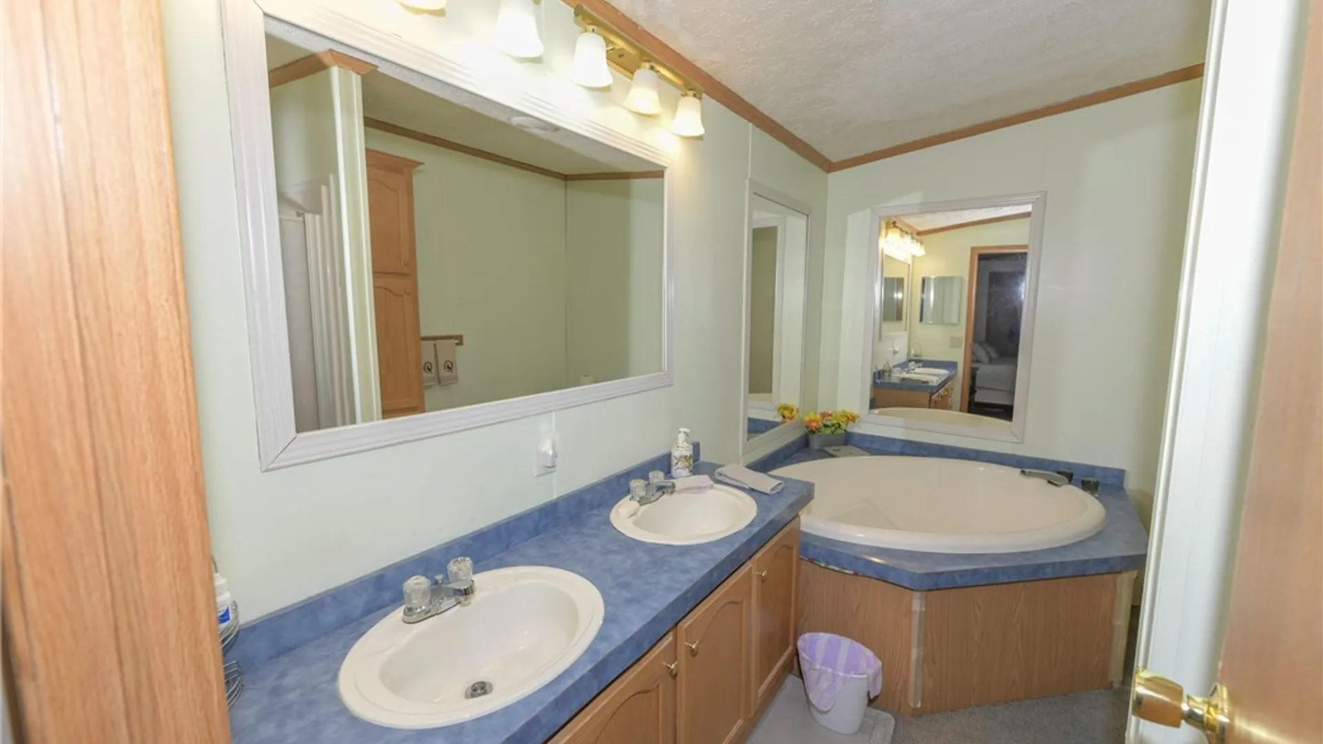 Property at 4008 Seneca Parkway, Niagara, NY 14304 15