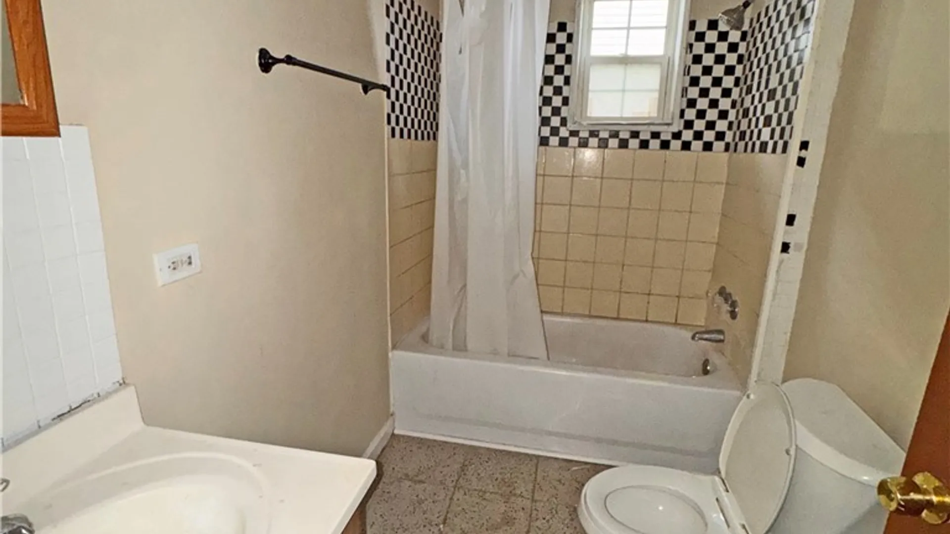 Property at 22 Vose Street, Rochester, NY 14605 7
