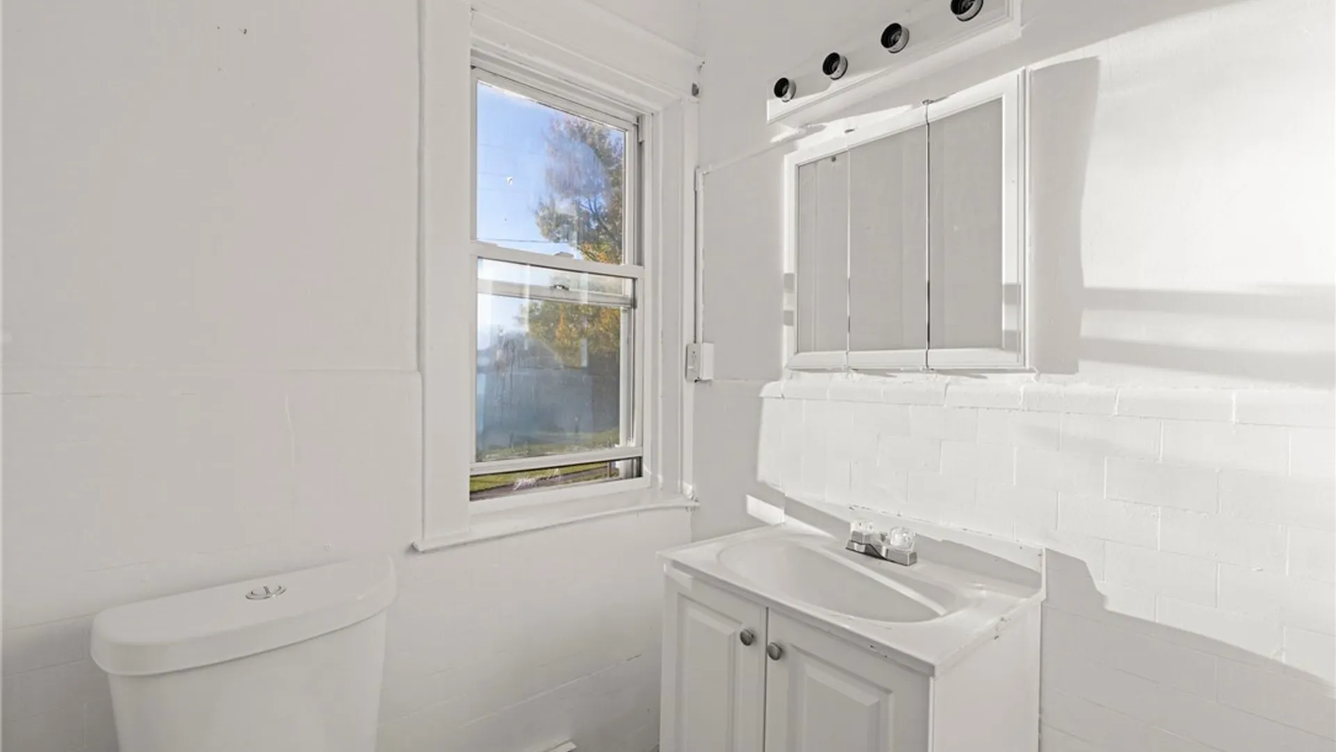 Property at 1104 Niagara Street, Niagara Falls, NY 14303 18