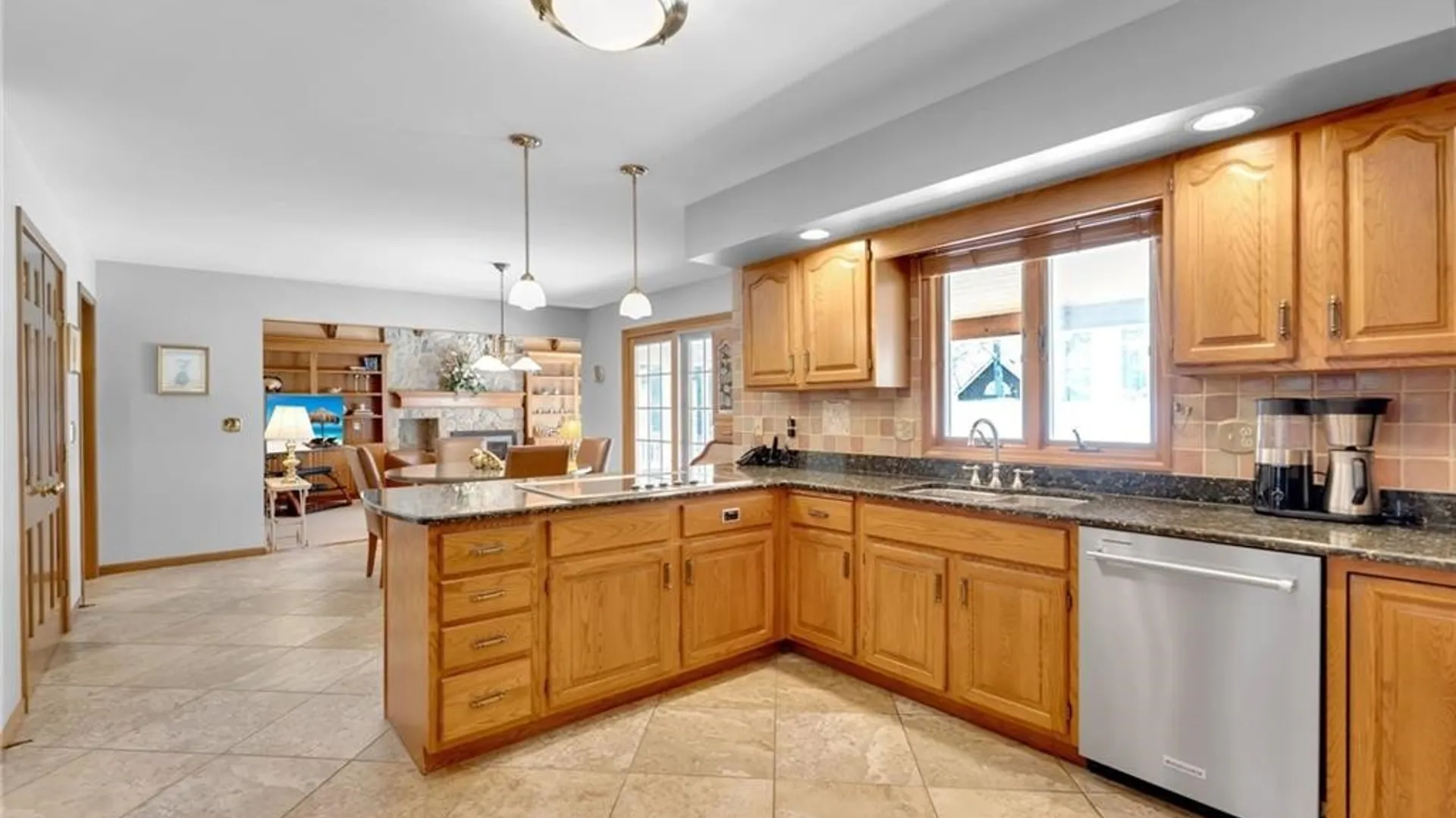 Property at 11 Stratford Court, Amherst, NY 14051 14